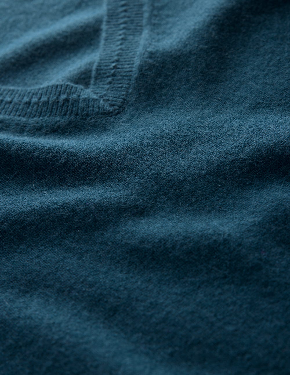 Eva Cashmere V-neck Jumper-Midnight Ocean-6