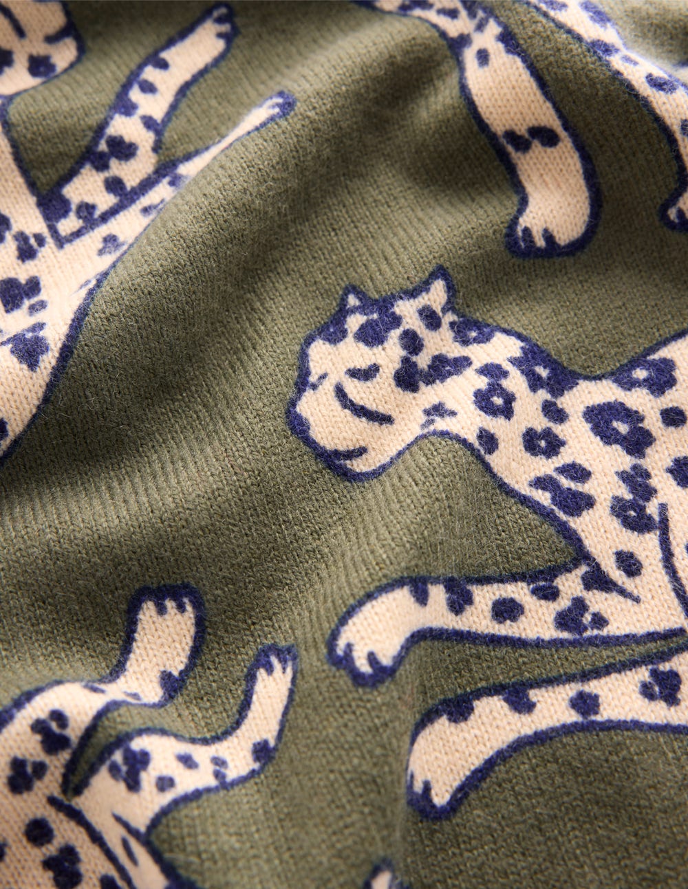 Lydia Cashmere Jumper-Woodland Green, Leopard - Image 8