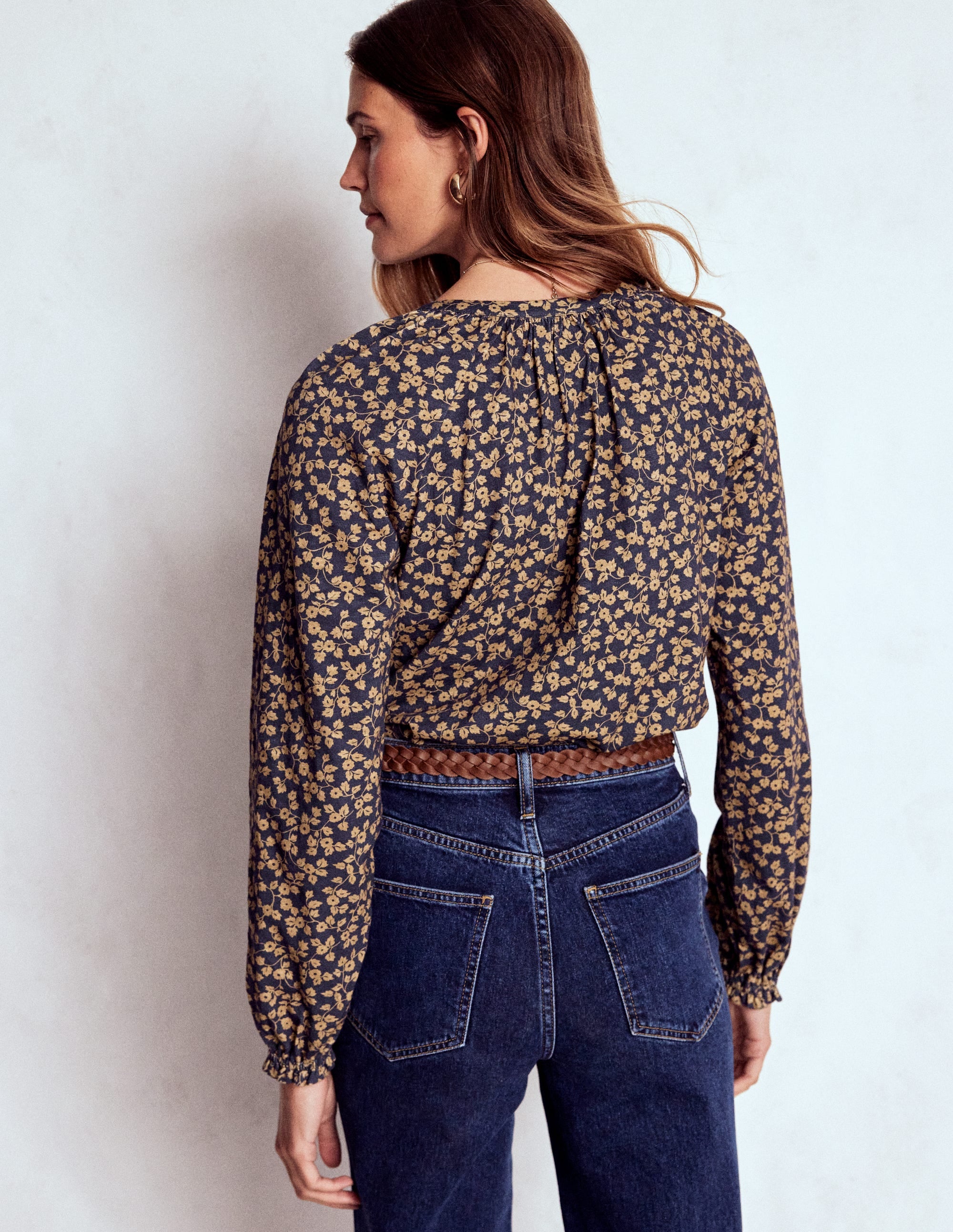 Isla Long Sleeve Jersey Shirt-Hazelnut Brown, Delicate Vine - Image 3