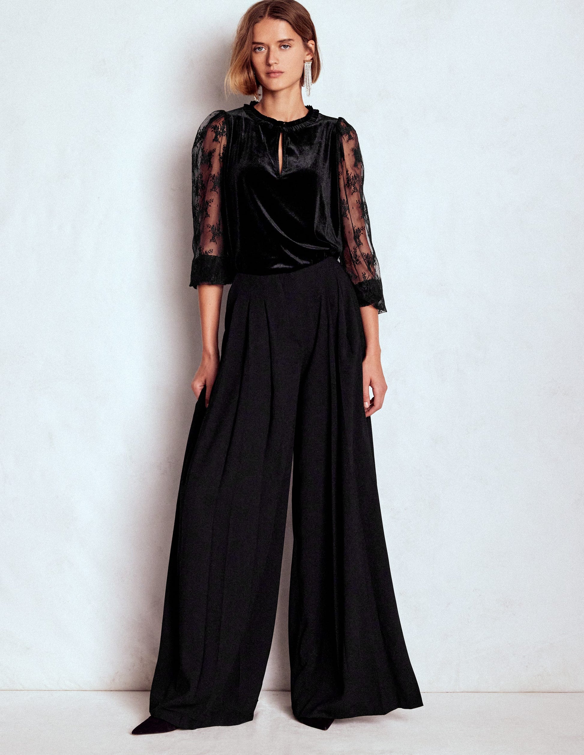 Mixed Media Puff Top-Black-5