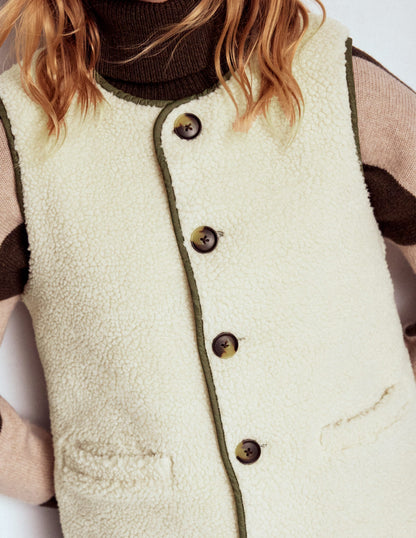 Clerkenwell Reversible Gilet-Woodland Green, Natural Borg-2