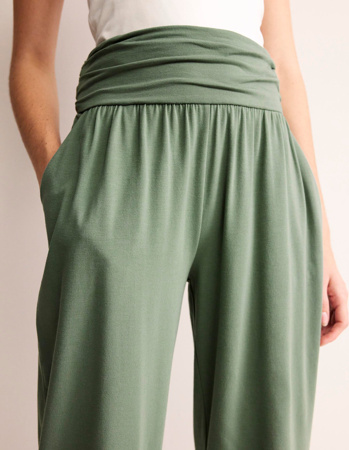 Hareem Jersey Joggers-Alder - Image 2