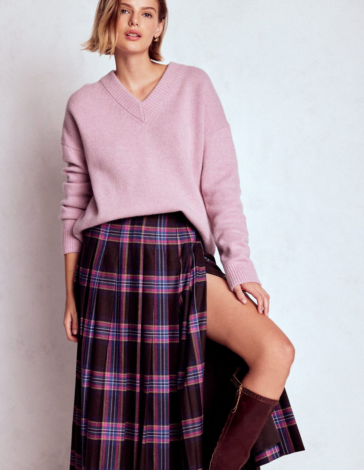 Marion Merino V-neck Jumper-Blush Pink