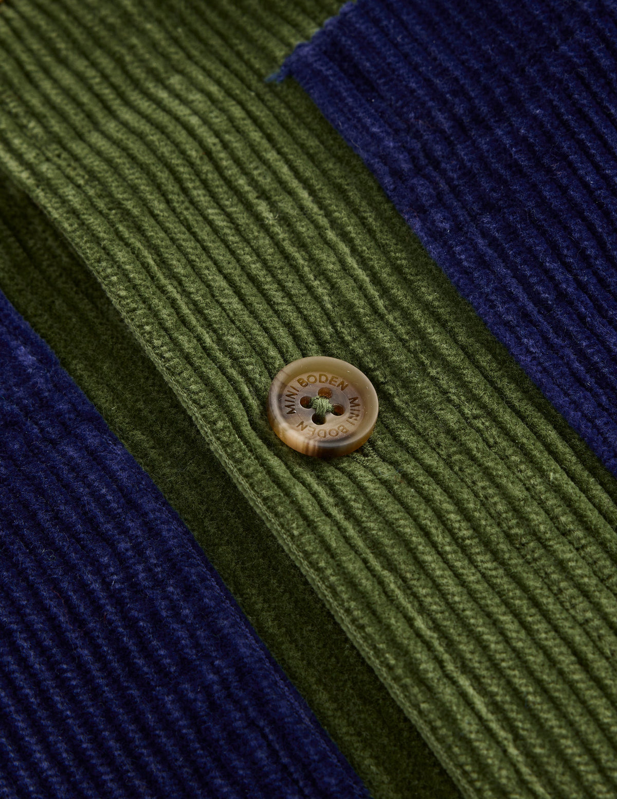 Front Pocket Overshirt-Brunswick Green - Image 3