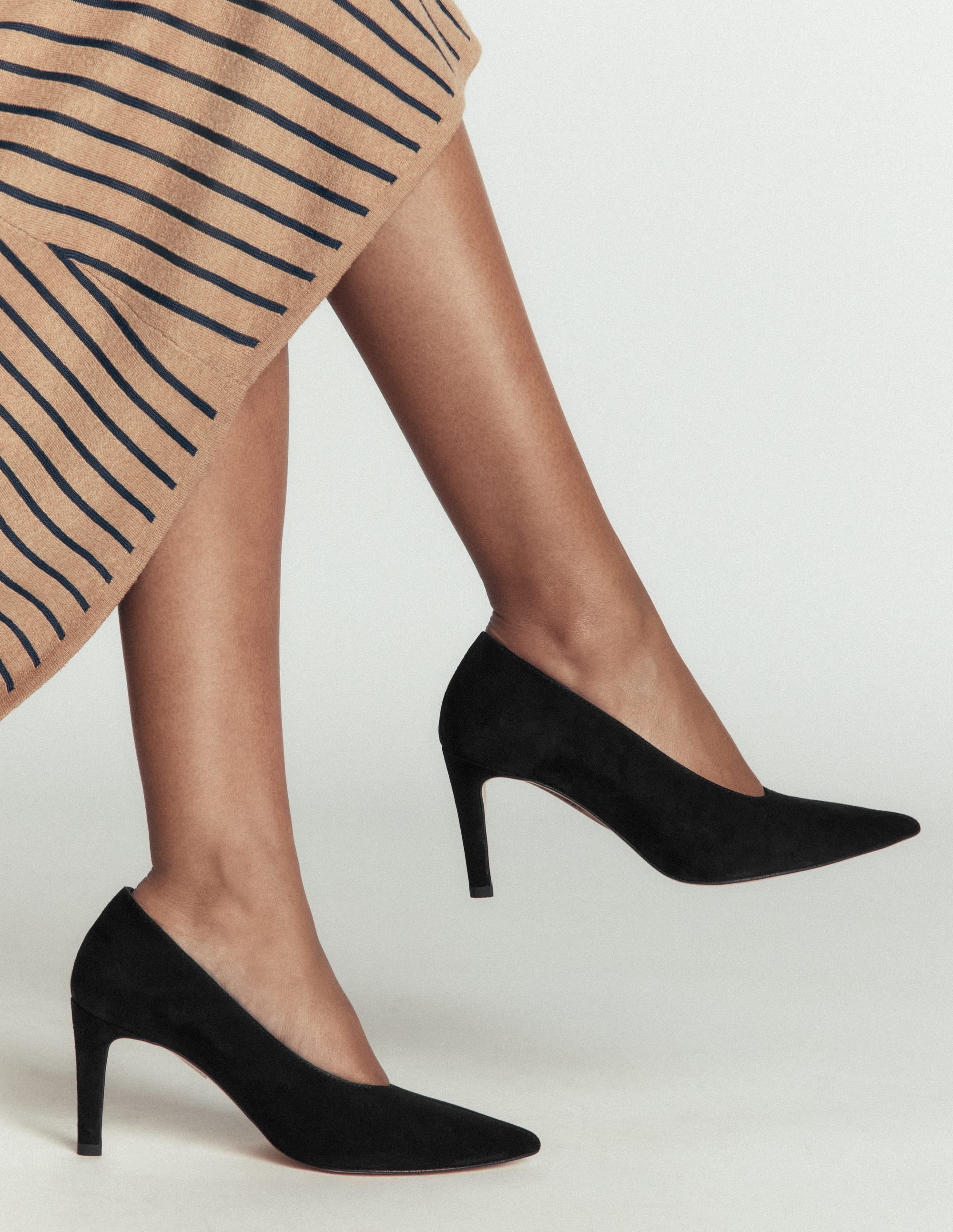 Pointed Court Shoes-Black - Image 2