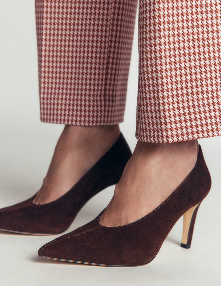 Pointed Court Shoes-Chocolate