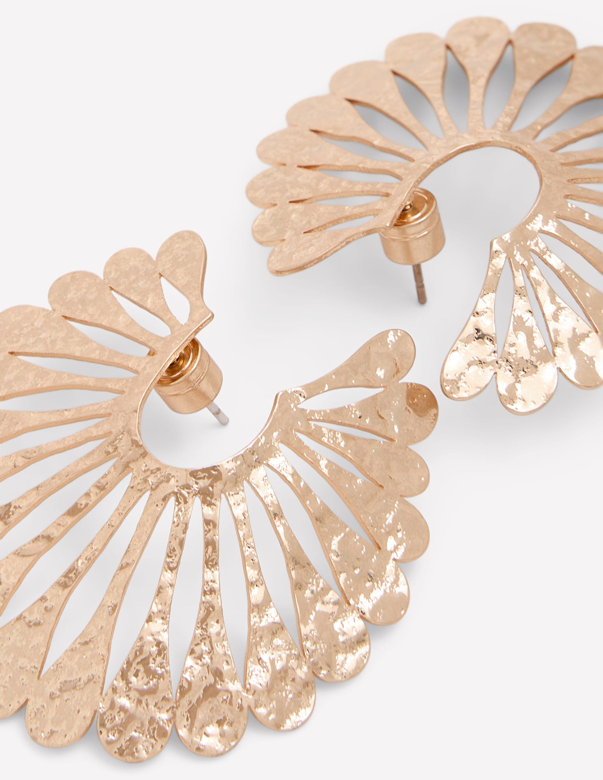 Statement Hammered Studs-Hoop-3