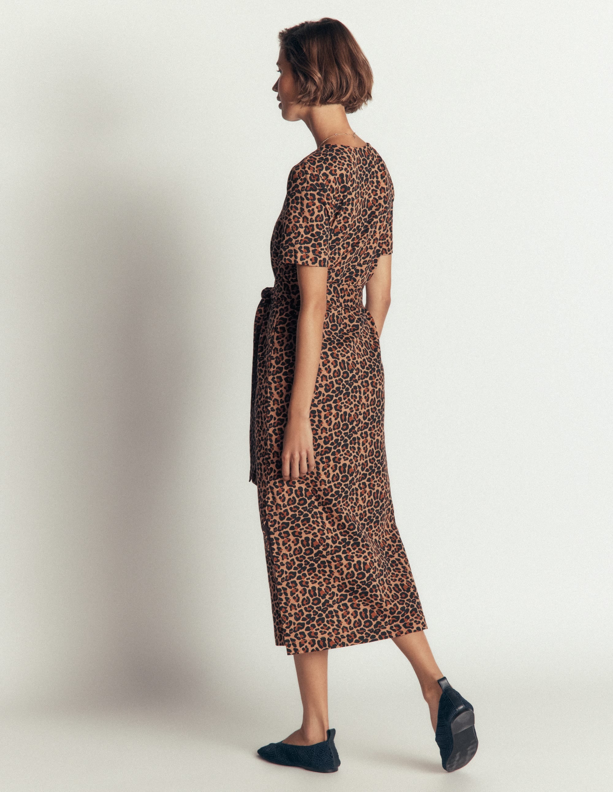 T-Shirt Jersey Midi Dress-Camel, Animal Fields - Image 3