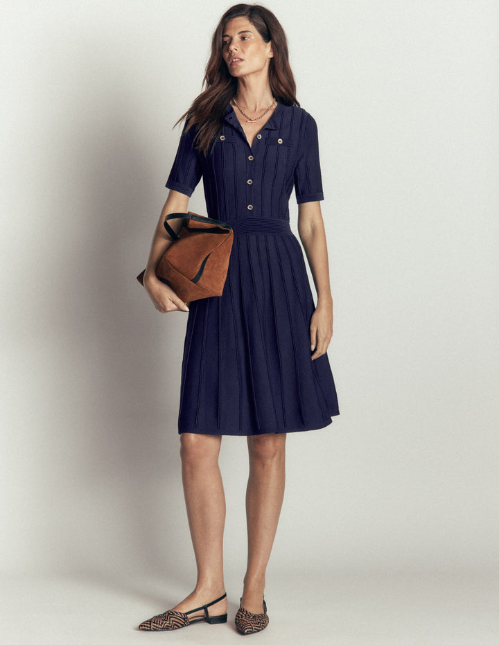 women's short dresses Rihoas Square Neck Sleeveless Ditsy Floral Scallop Trim Lace Up A-Line Mini Dress, Navy / L length design Longer body proportions for proper coverage Pullover style Model is 511 wearing size S Tall Fabric Mini Dresses for Women |