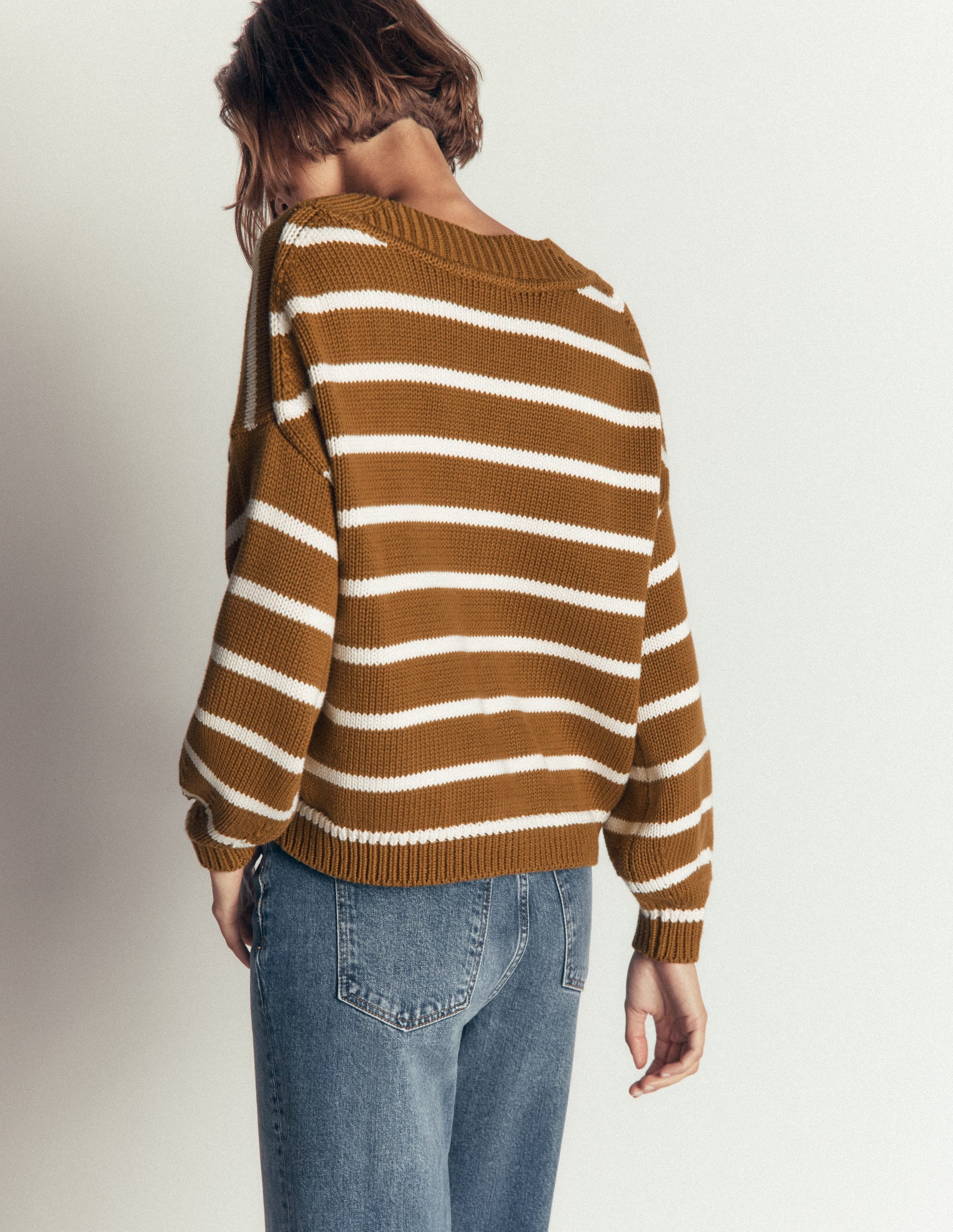 Lucy Cotton V-neck Jumper-Gingerbread, Ivory-3