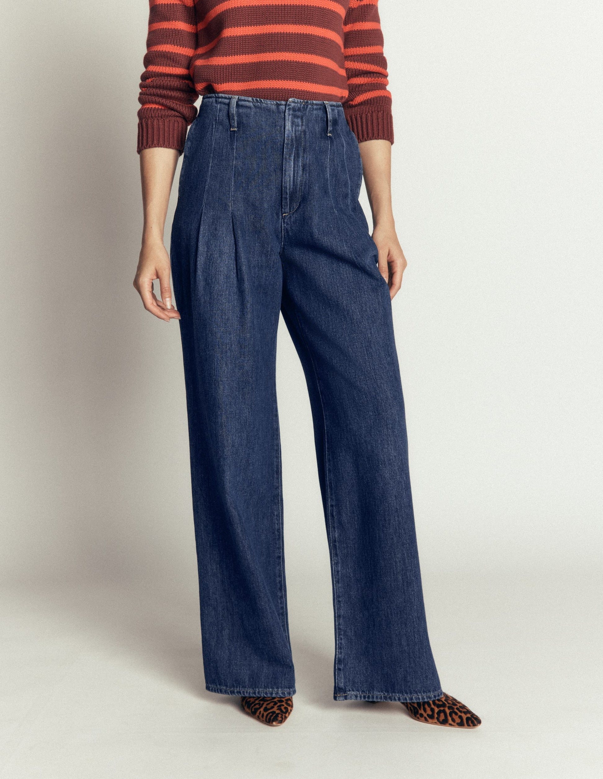 Mayfair Wide Leg Pleat Jeans-Mid Vintage-4