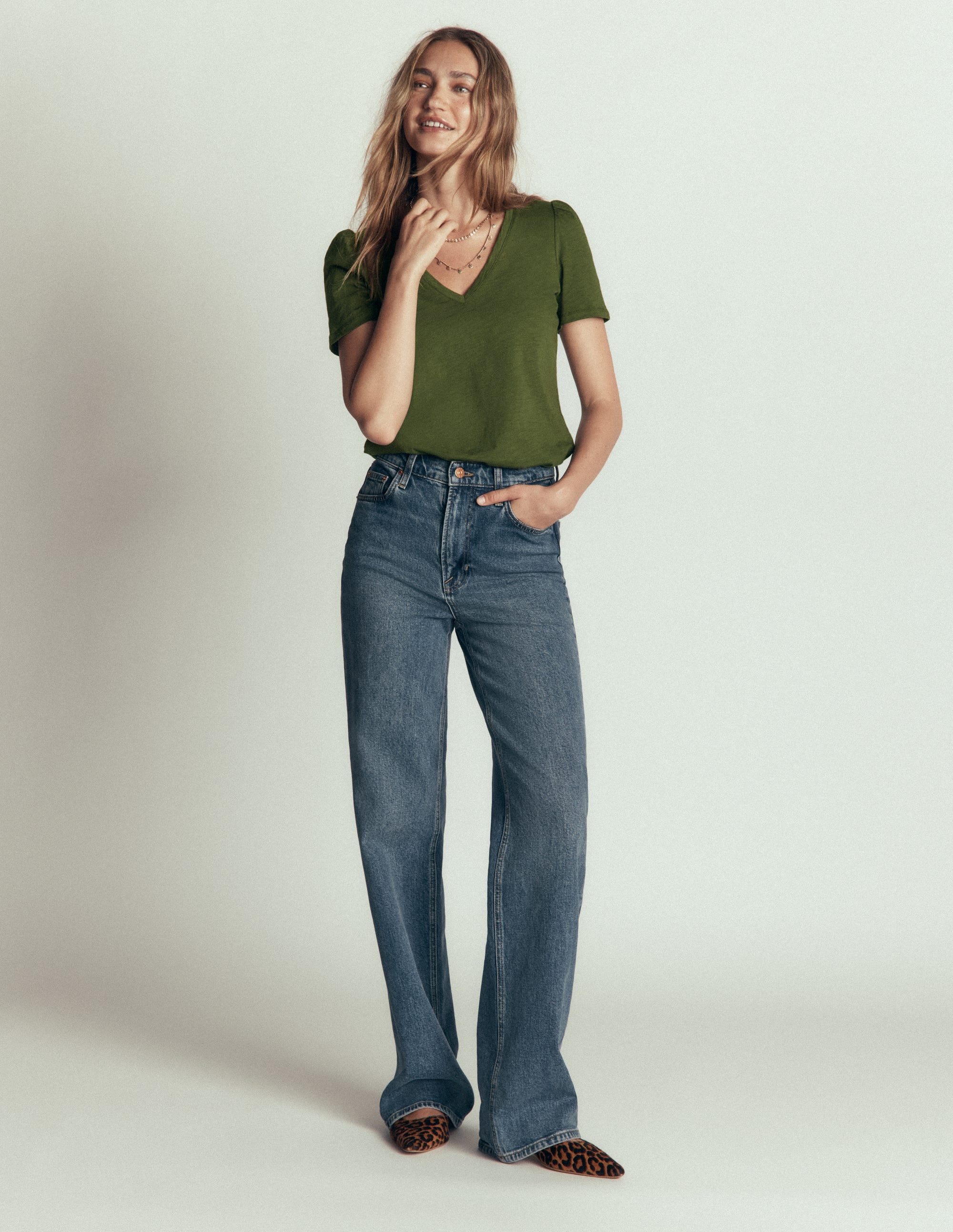 Sophie V-neck Slub T-shirt-Brunswick Green - Image 4