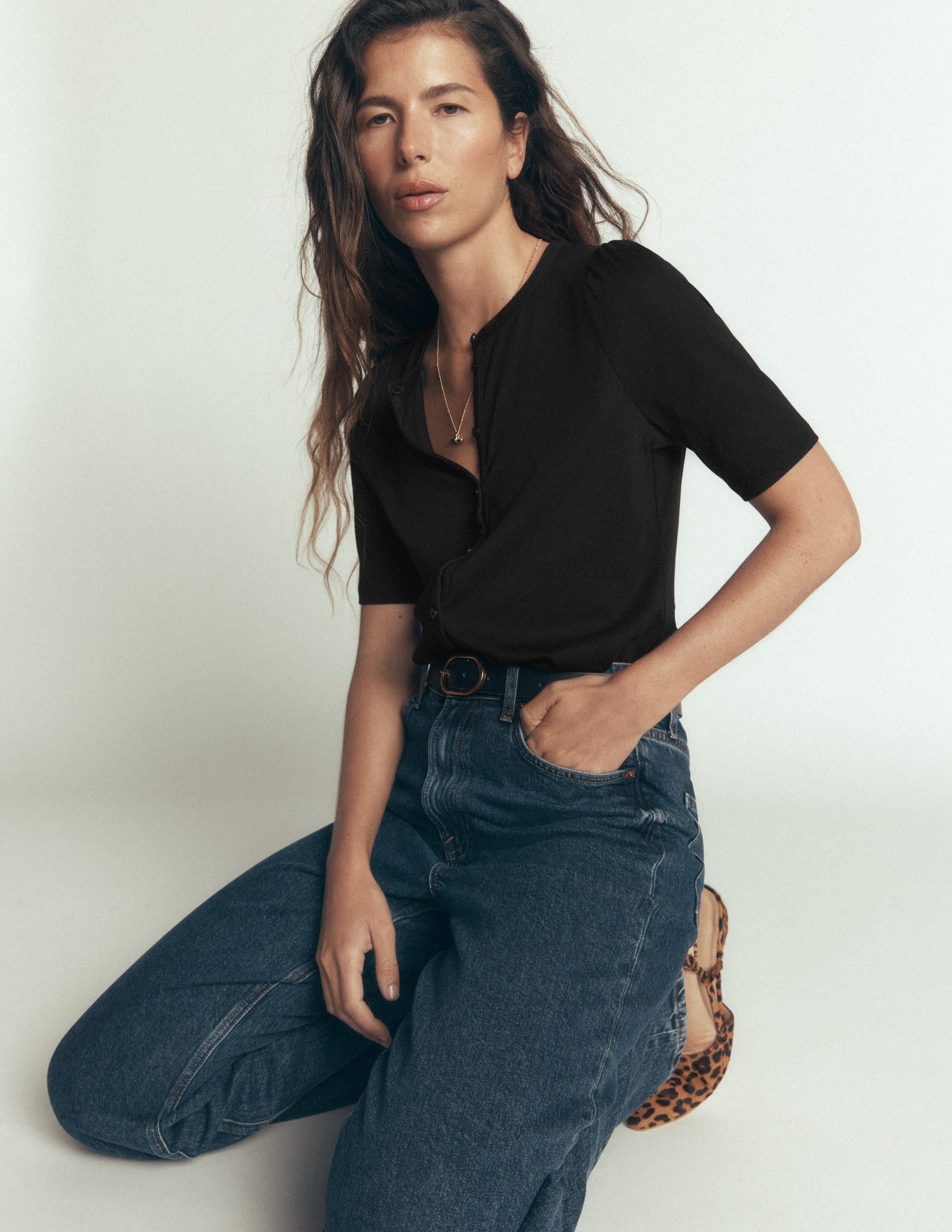 Short Puff Sleeve Top-Black - Image 1