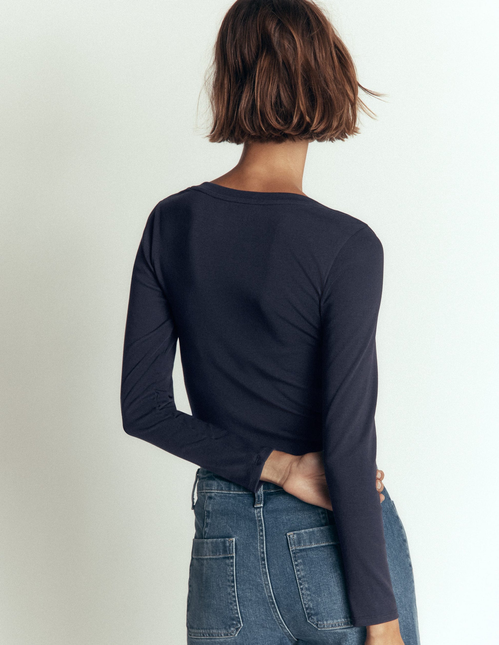 Essential V Neck Top-Navy-3