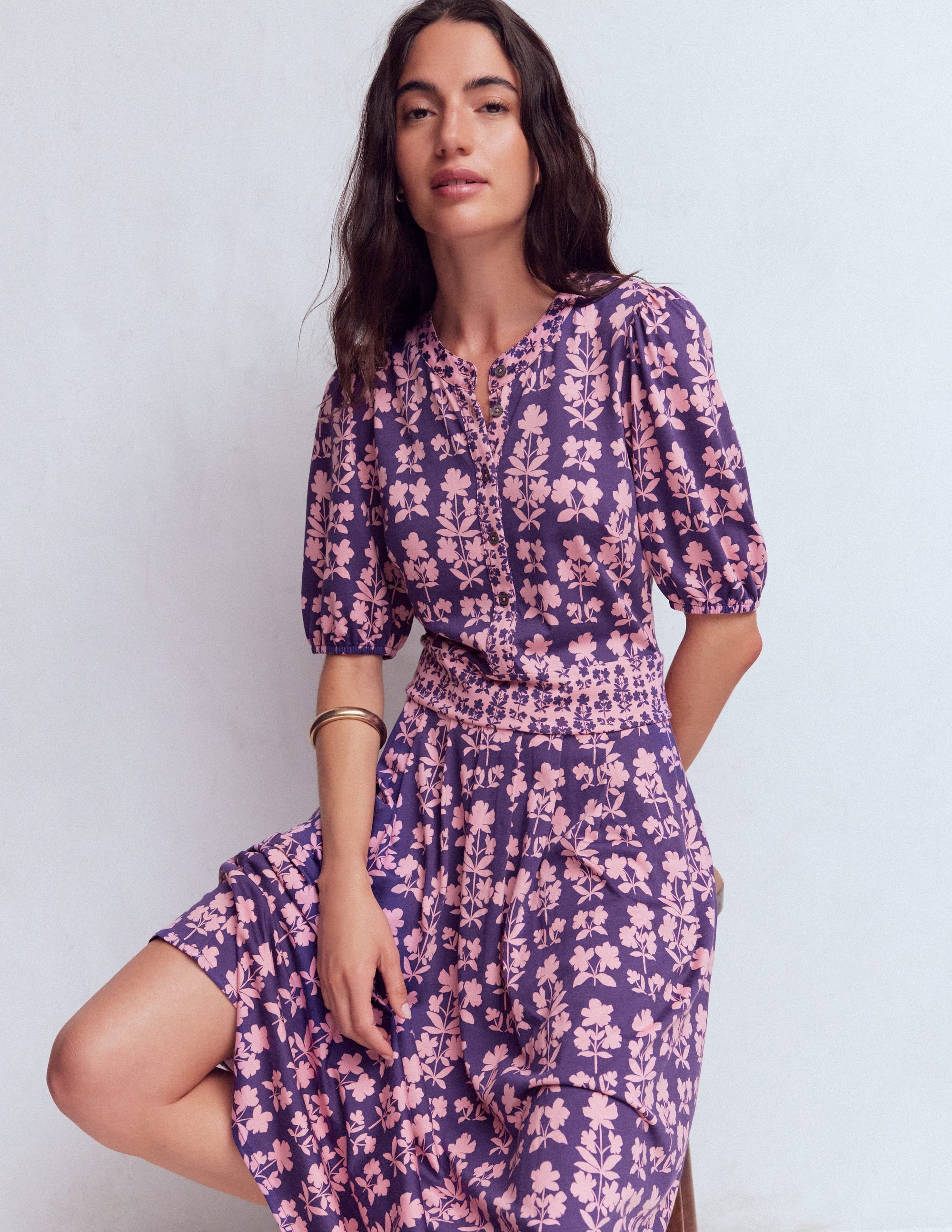 Amber Pleat Jersey Midi Dress-Calla Lilly, Blossom Grove - Image 4