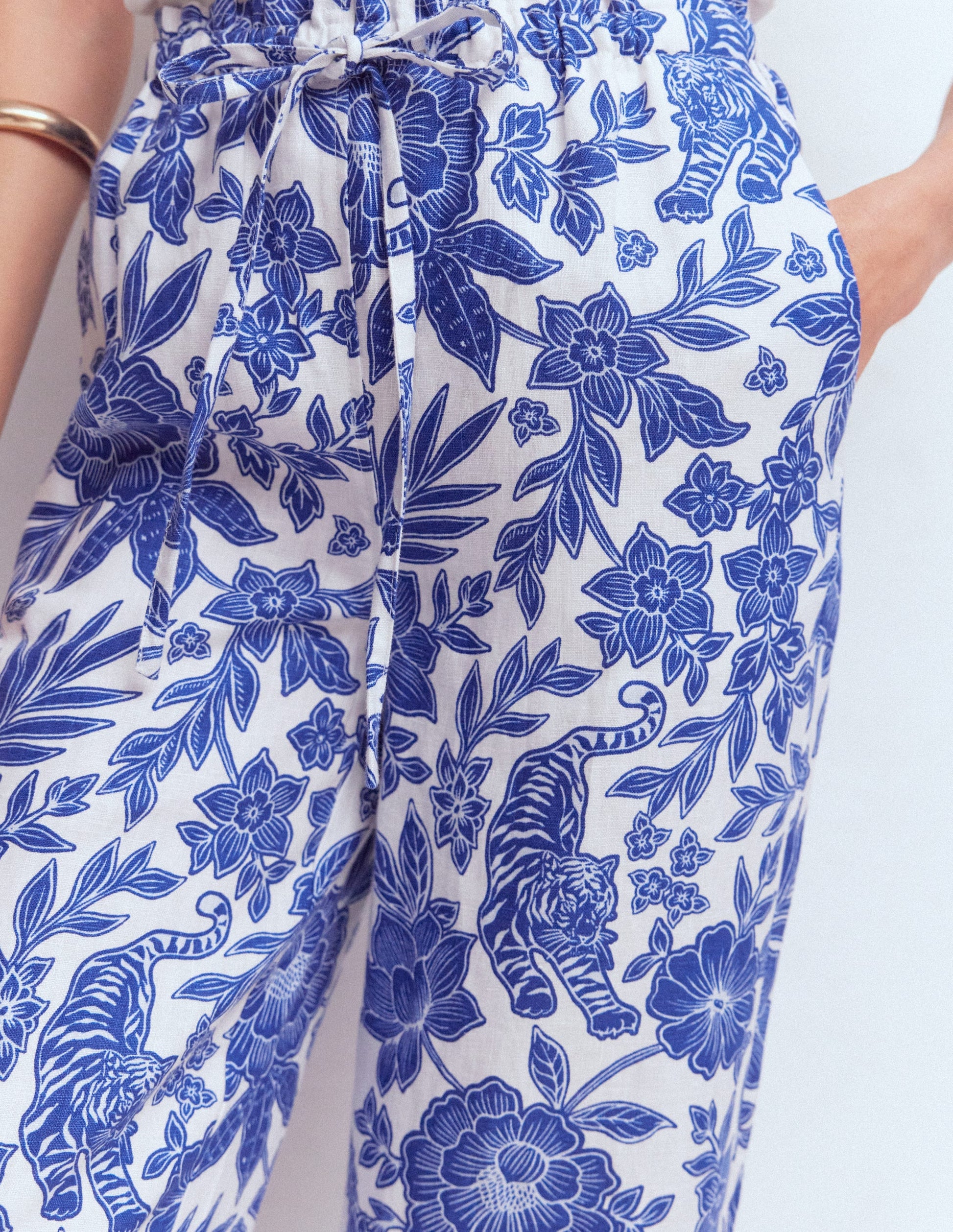 Islington Linen Crop Trousers-Mazarine Blue, Tigers Paradise-5