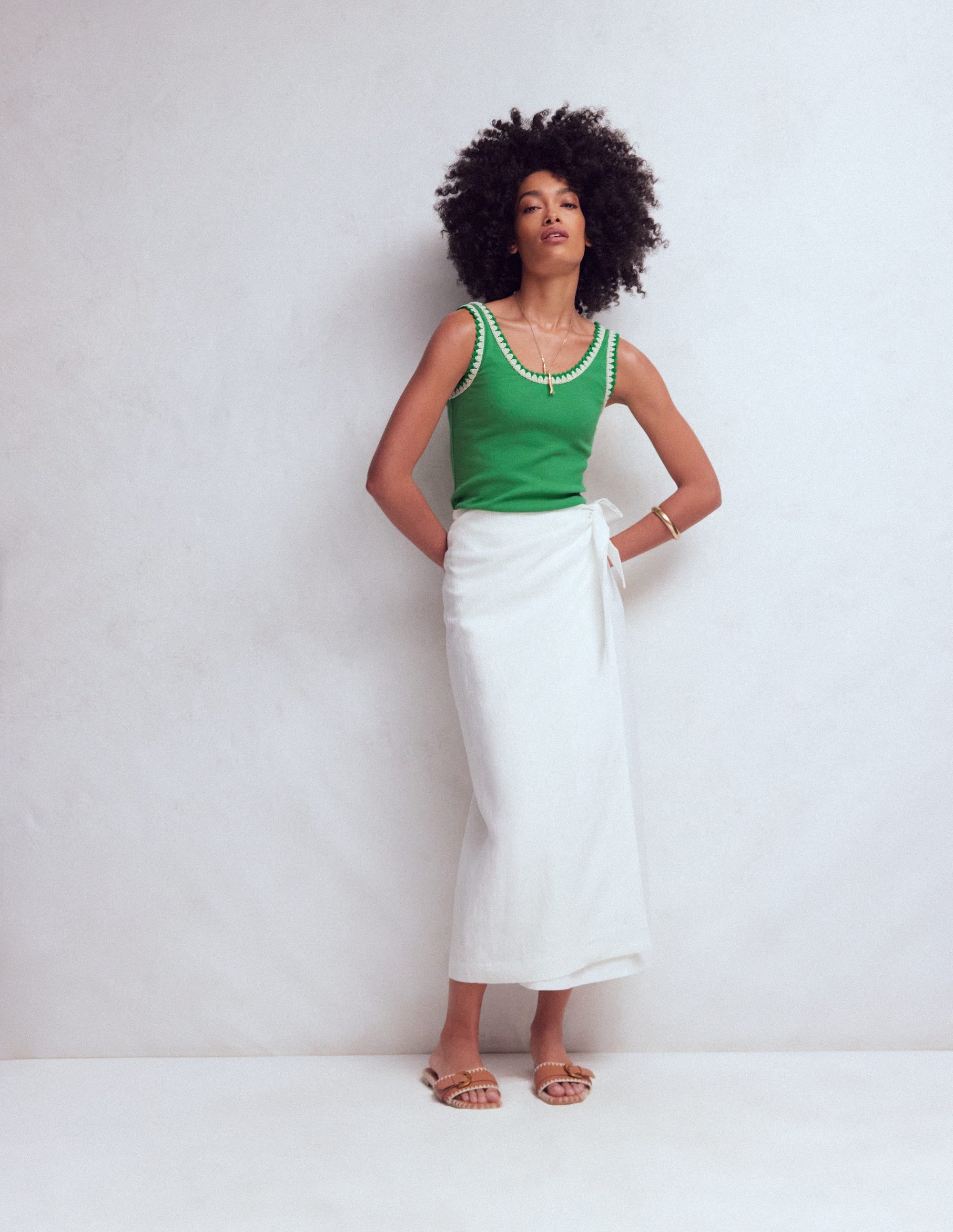 Maddie Trim Detail Vest-Shamrock Green - Image 3