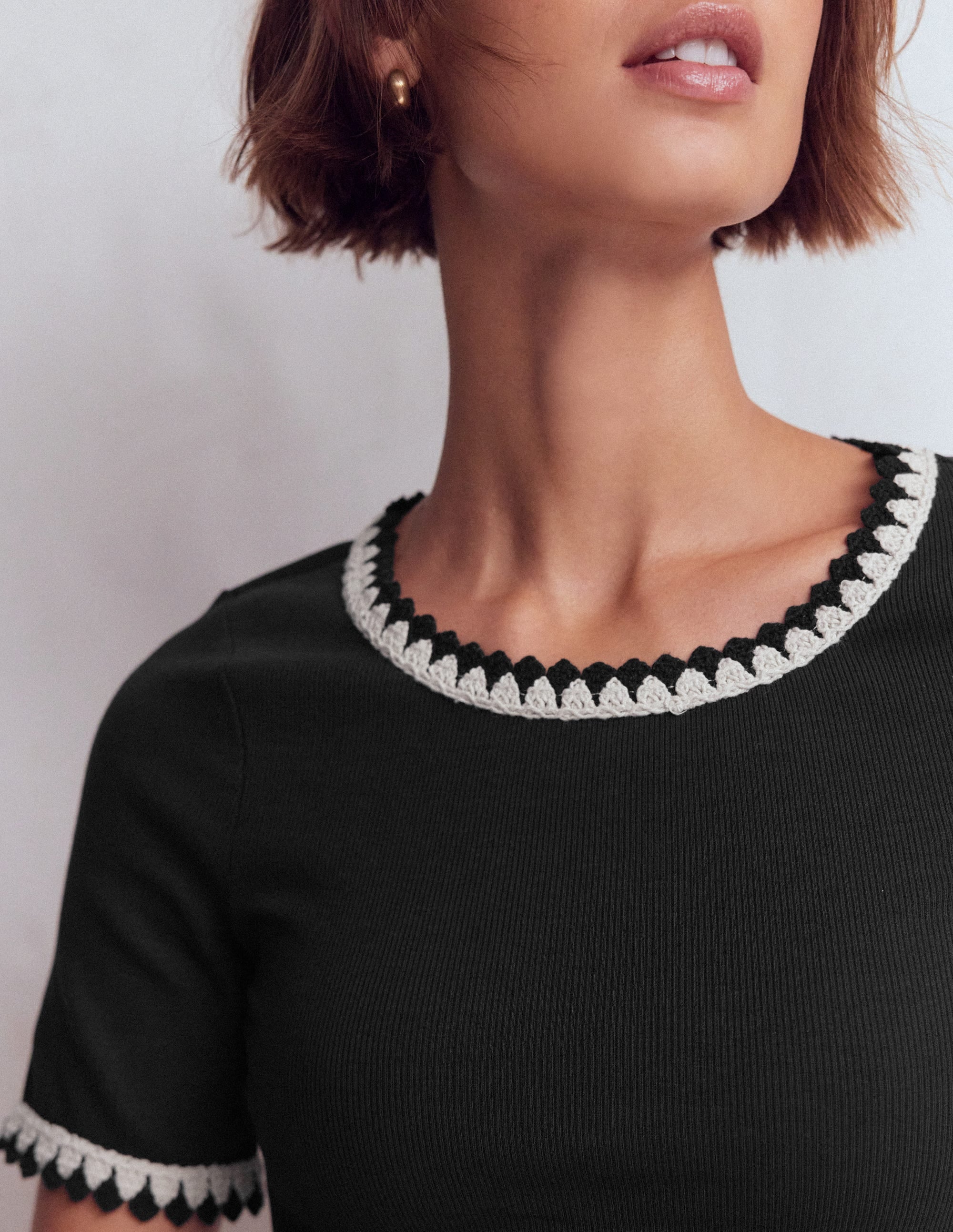 Maddie Trim Detail T-Shirt-Black - Image 2