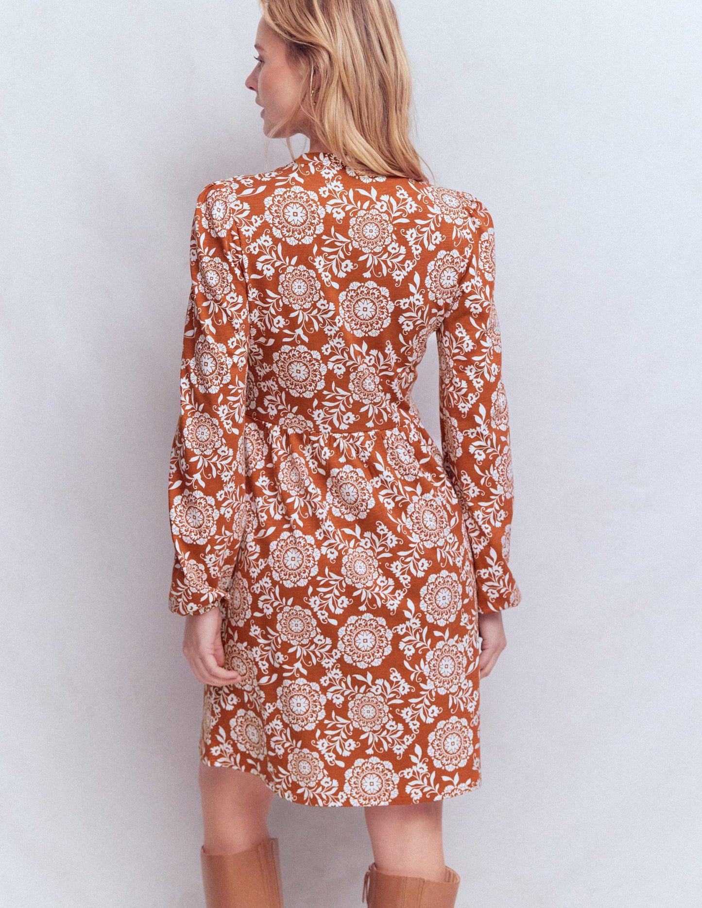 Amy Short Jersey Dress-Chesntut, Decorative Blossom