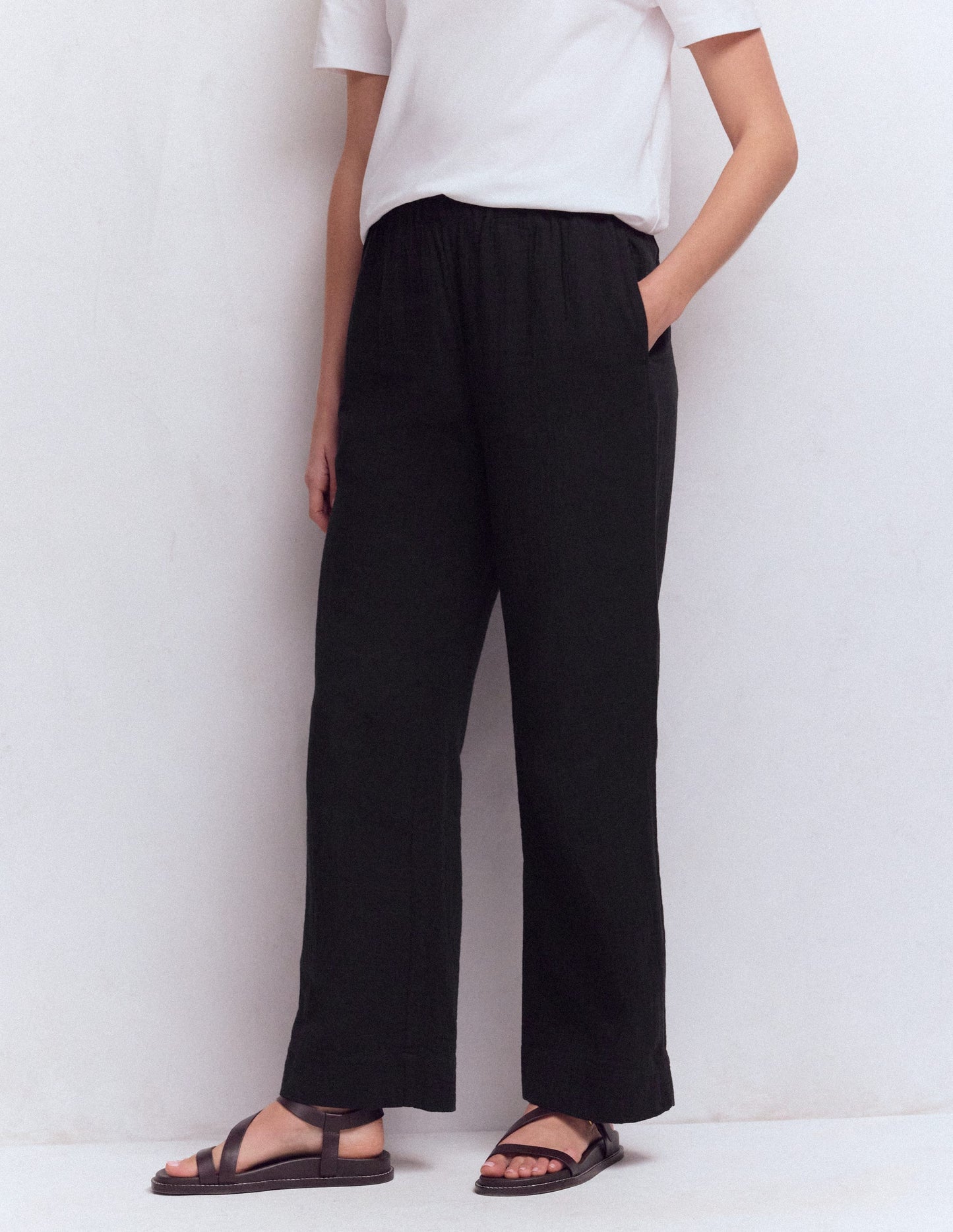 Pull-on Double Cloth Trousers-Black