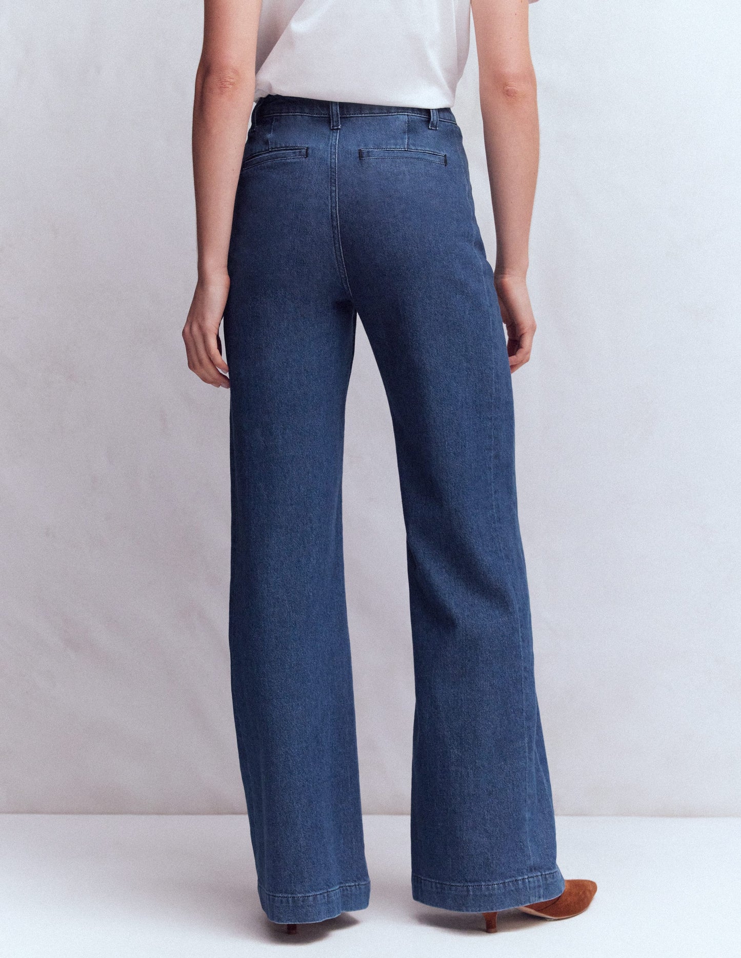 Pocket Detail Wide Leg Jeans-Mid Vintage