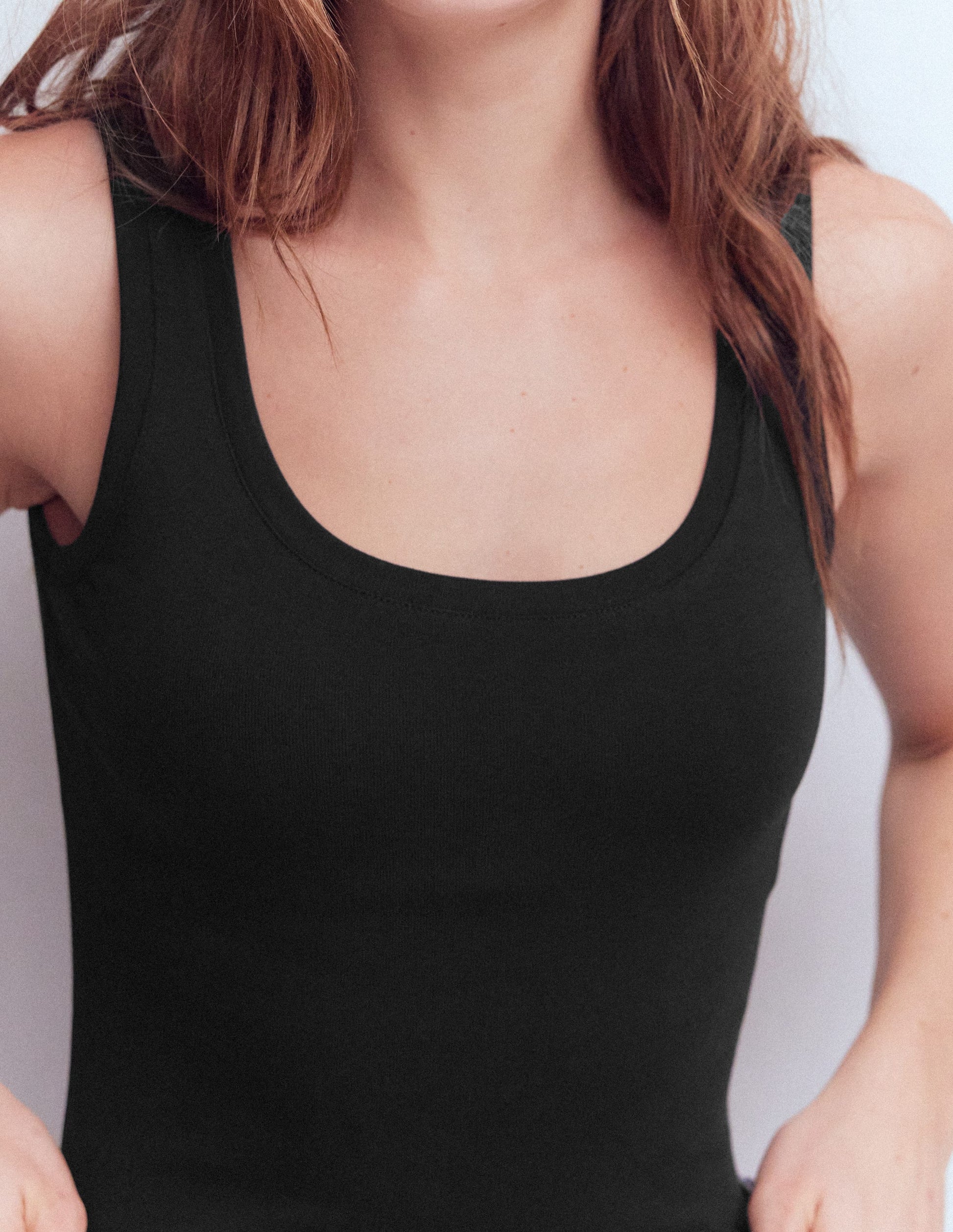 Essential Scoop-Neck Vest-Black-2