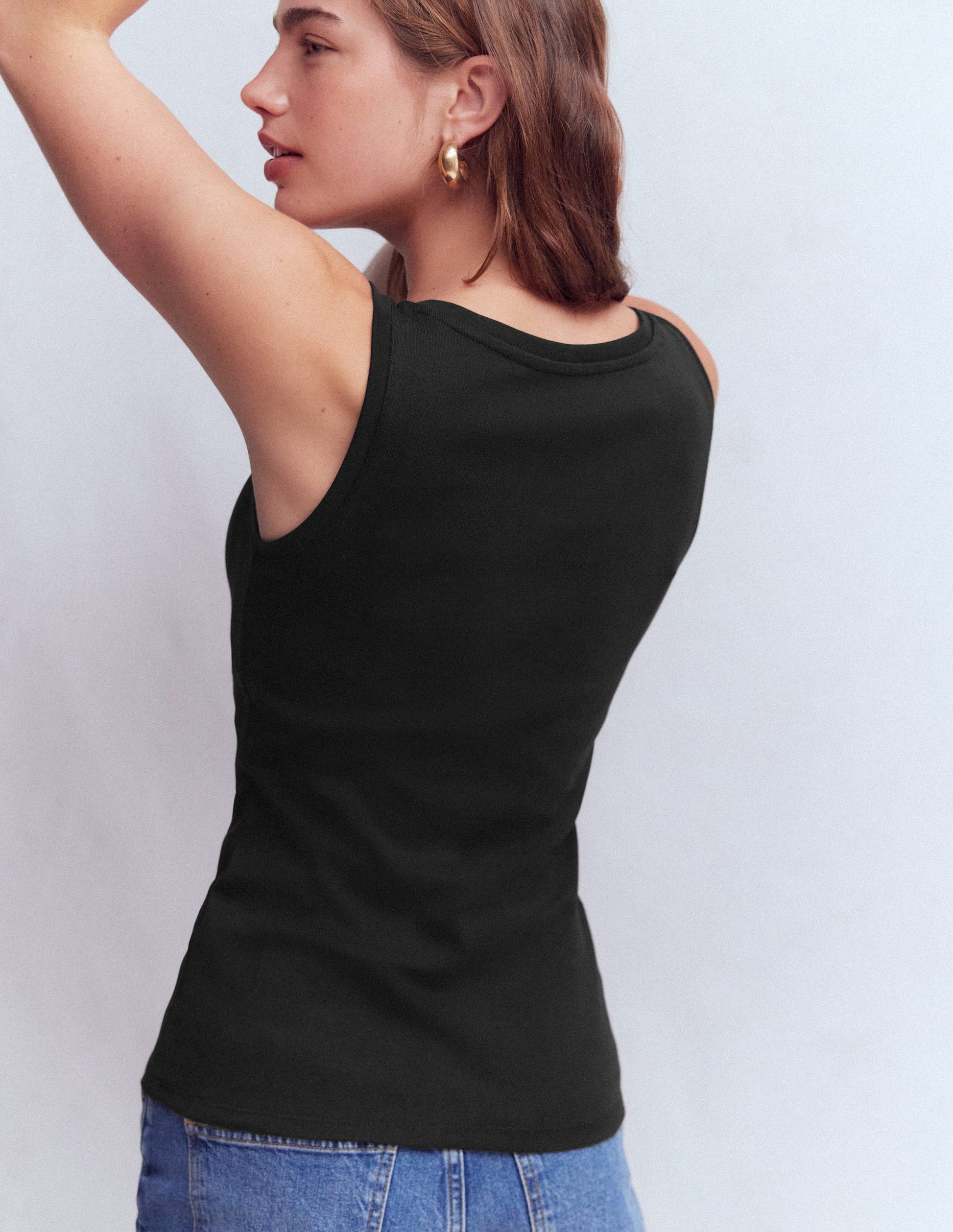 Essential Scoop-Neck Vest-Black-3