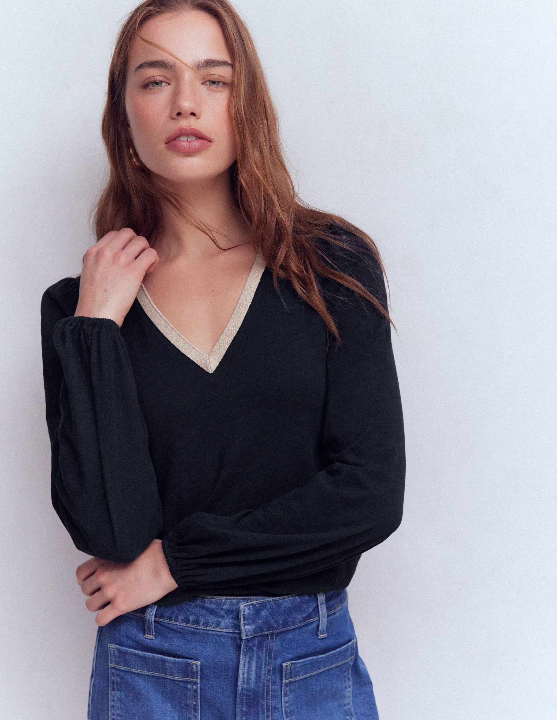 Metallic Trim V-neck Top-Navy-4