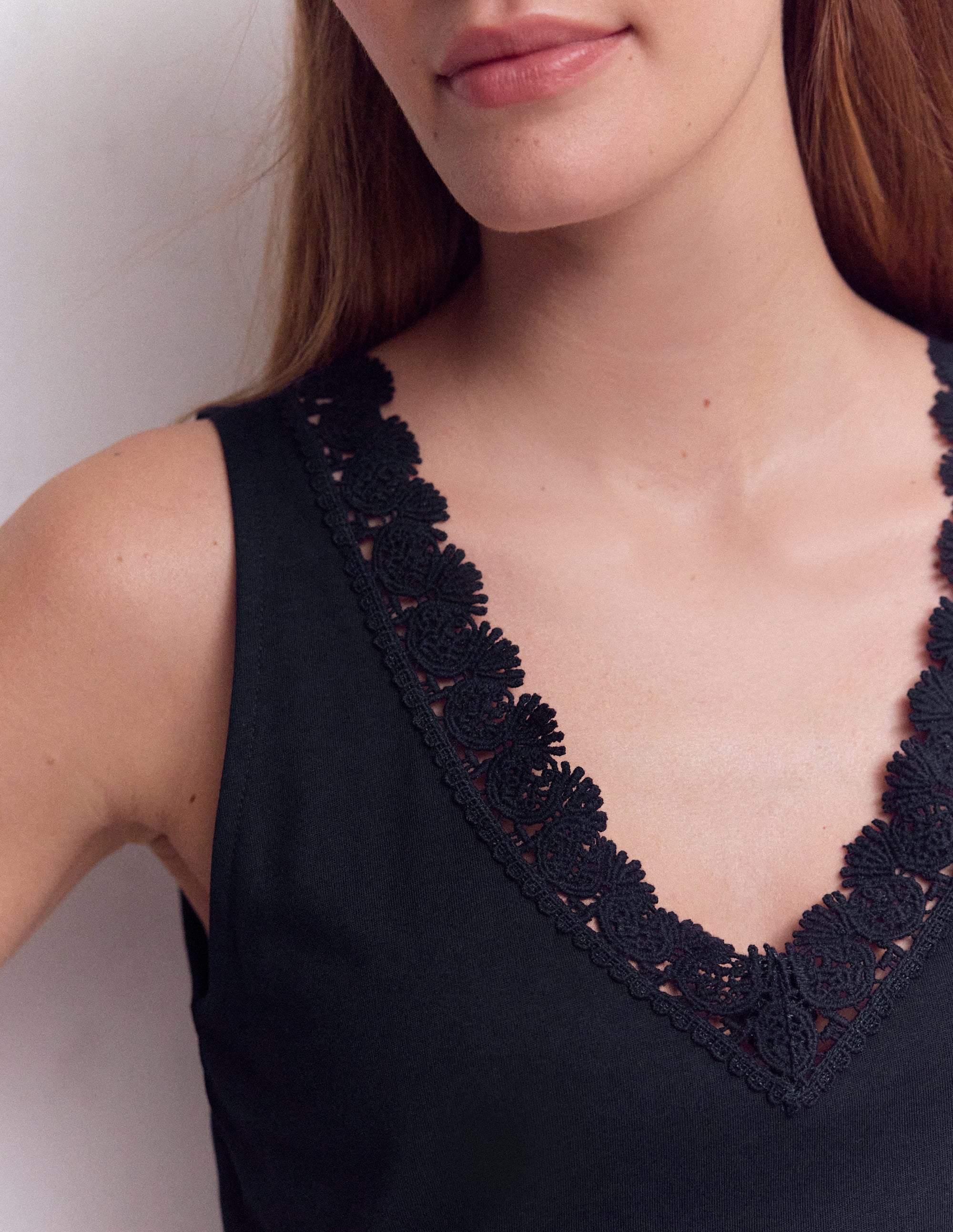 Supersoft V Neck Trim Vest-Navy Blazer - Image 2