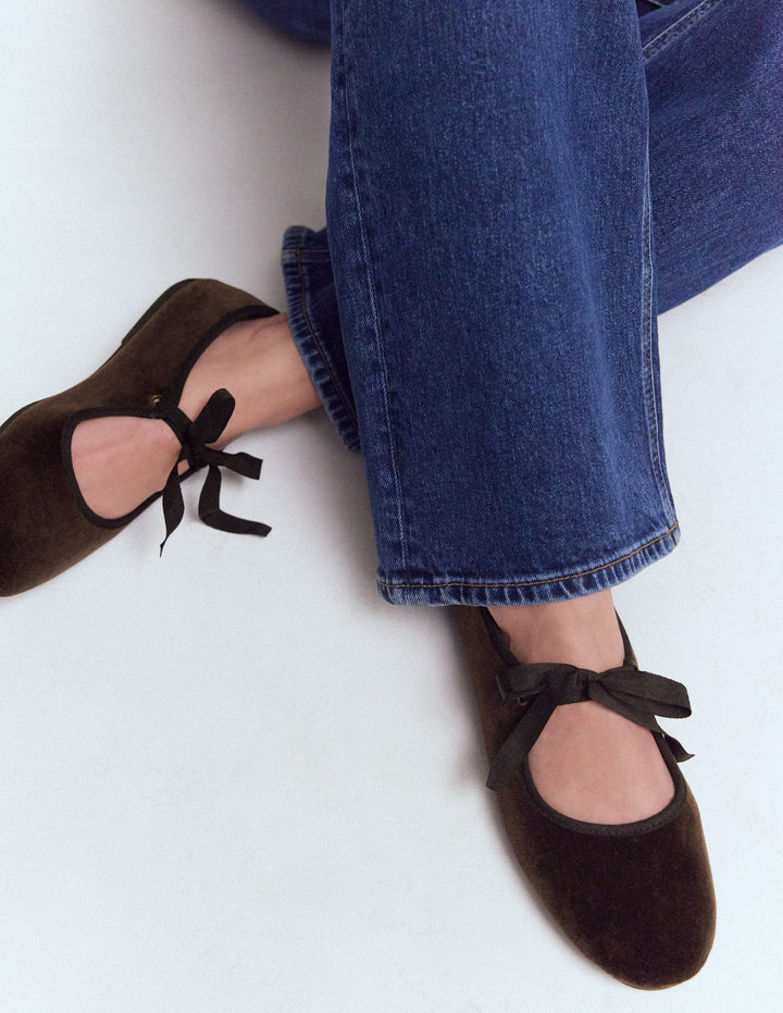 Flexi Tie Mary Janes-Chocolate