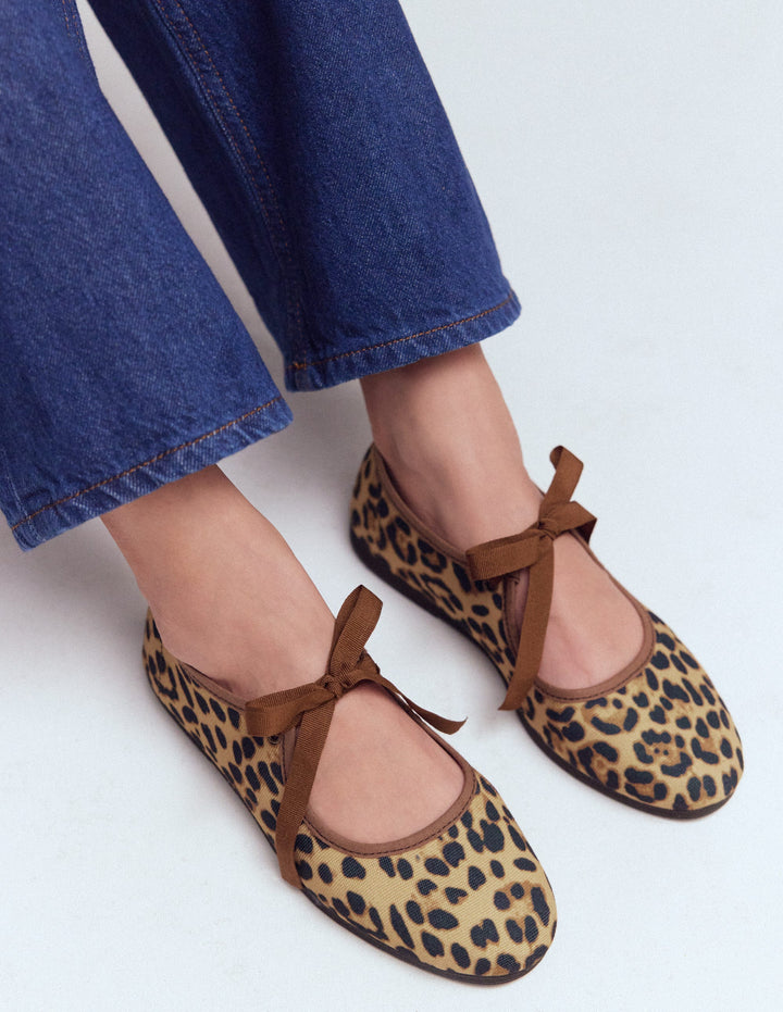 Flexi Tie Mary Janes-Leopard