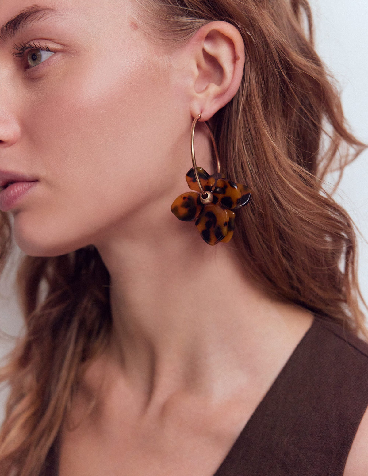 Resin Flower Hoops-Brown Tort - Image 3