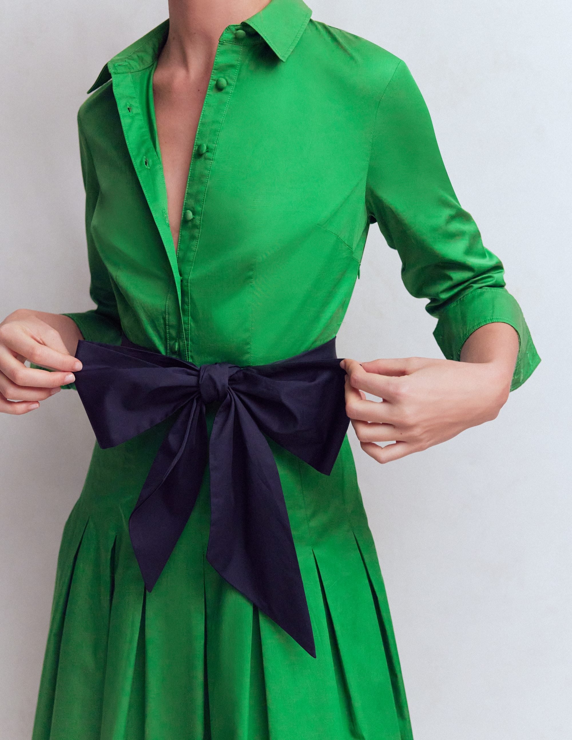 Maxi Pleated Bow Dress-Green Navy - Image 2