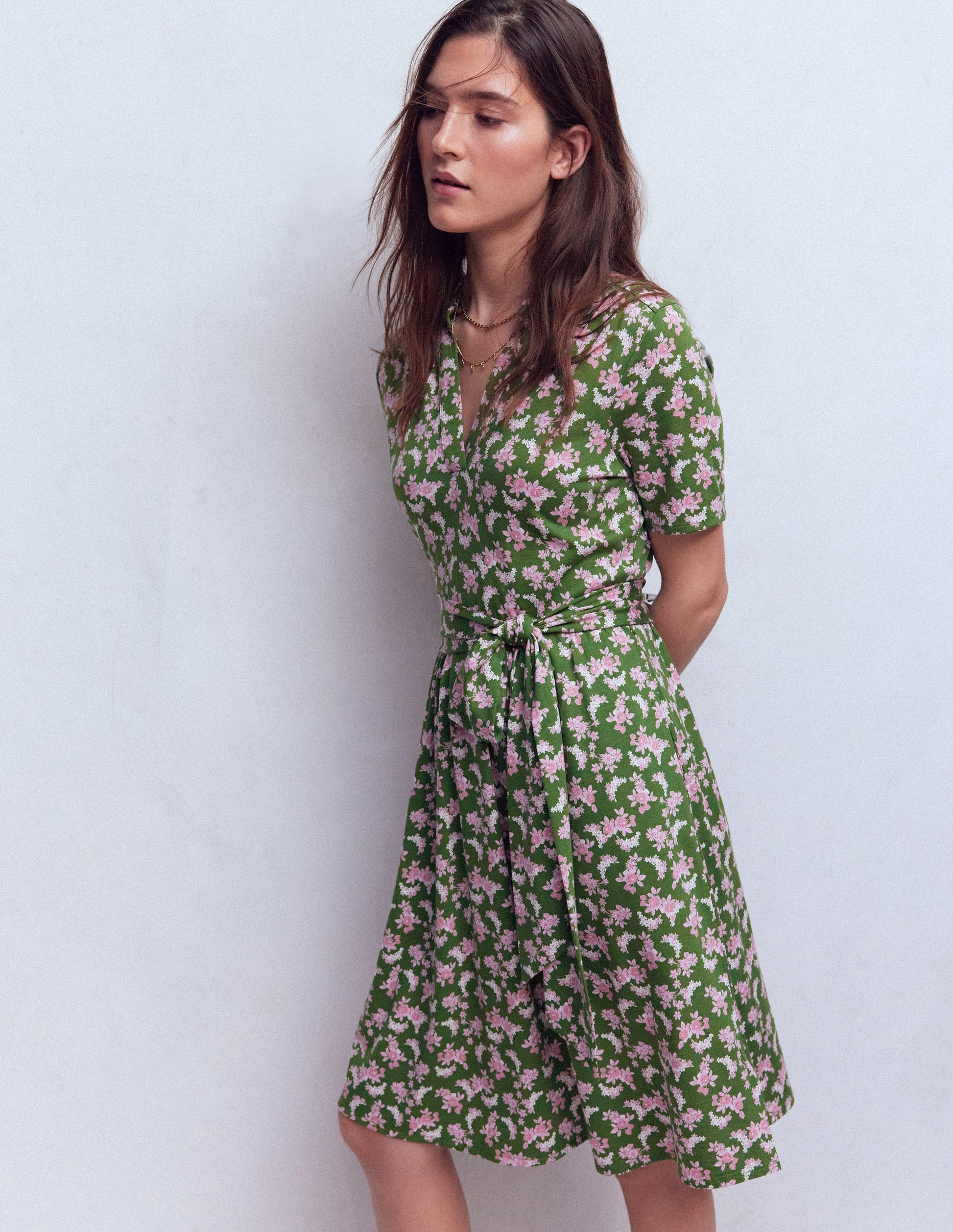 Daisy Flippy Jersey Dress-Promenade Green, Dainty Blooms-5