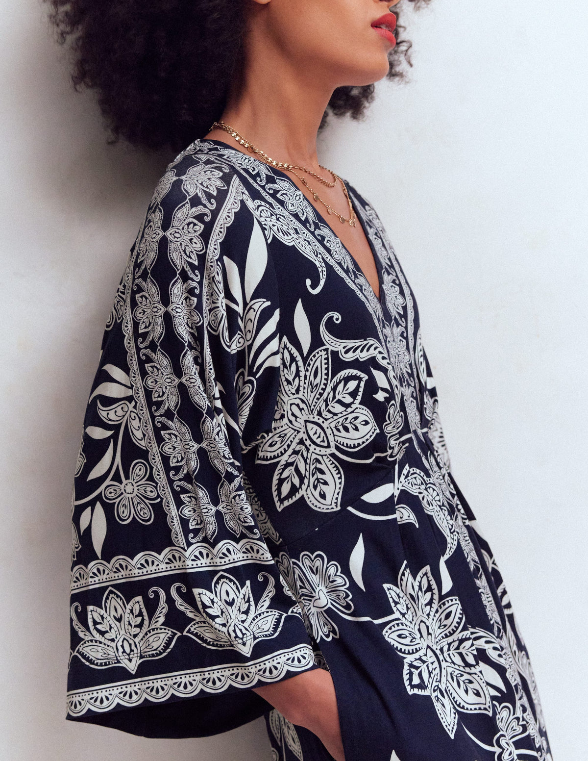 Nell Kimono Midi Jersey Dress-Navy, Elegant Blossom - Image 2