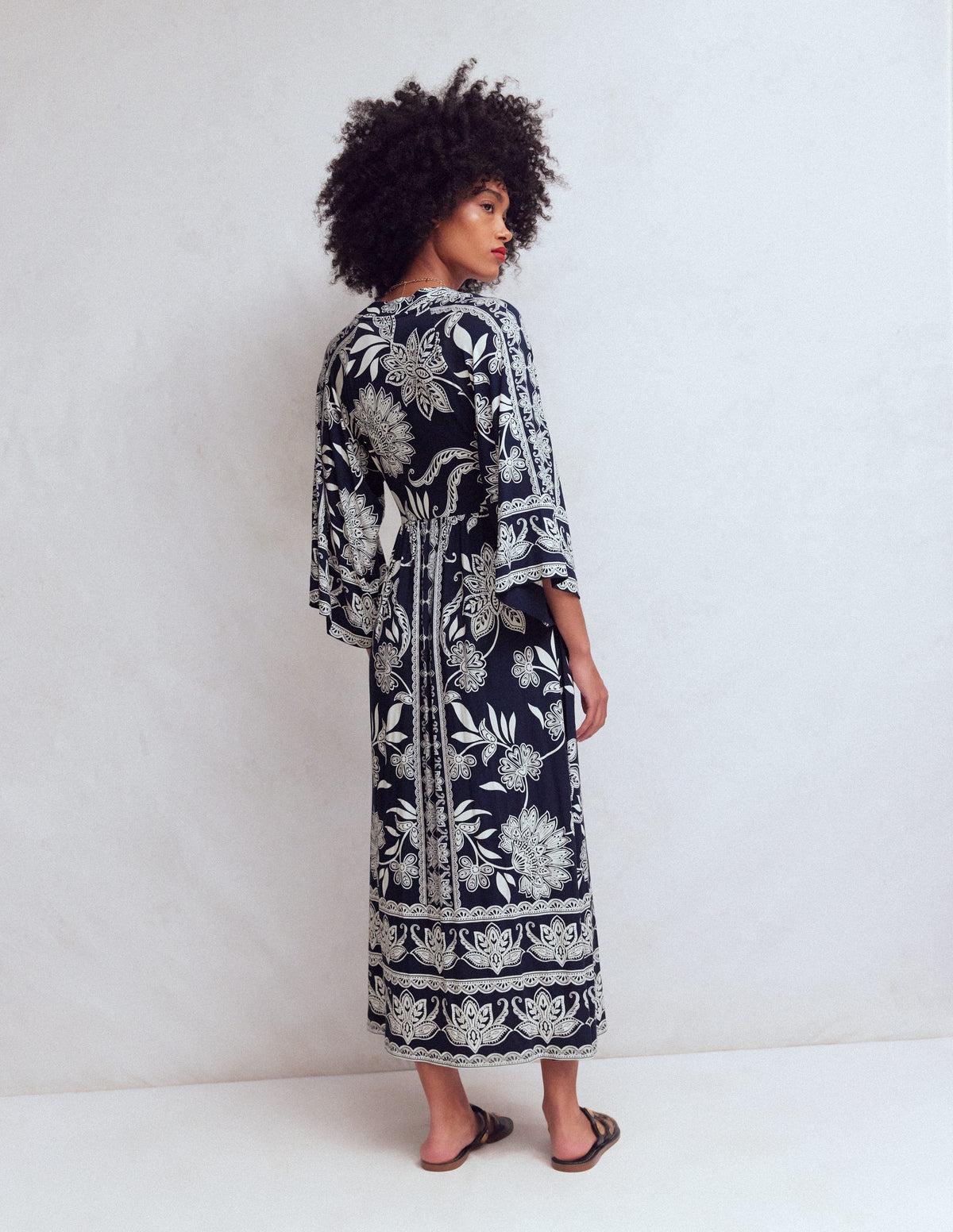Nell Kimono Midi Jersey Dress-Navy, Elegant Blossom - Image 3