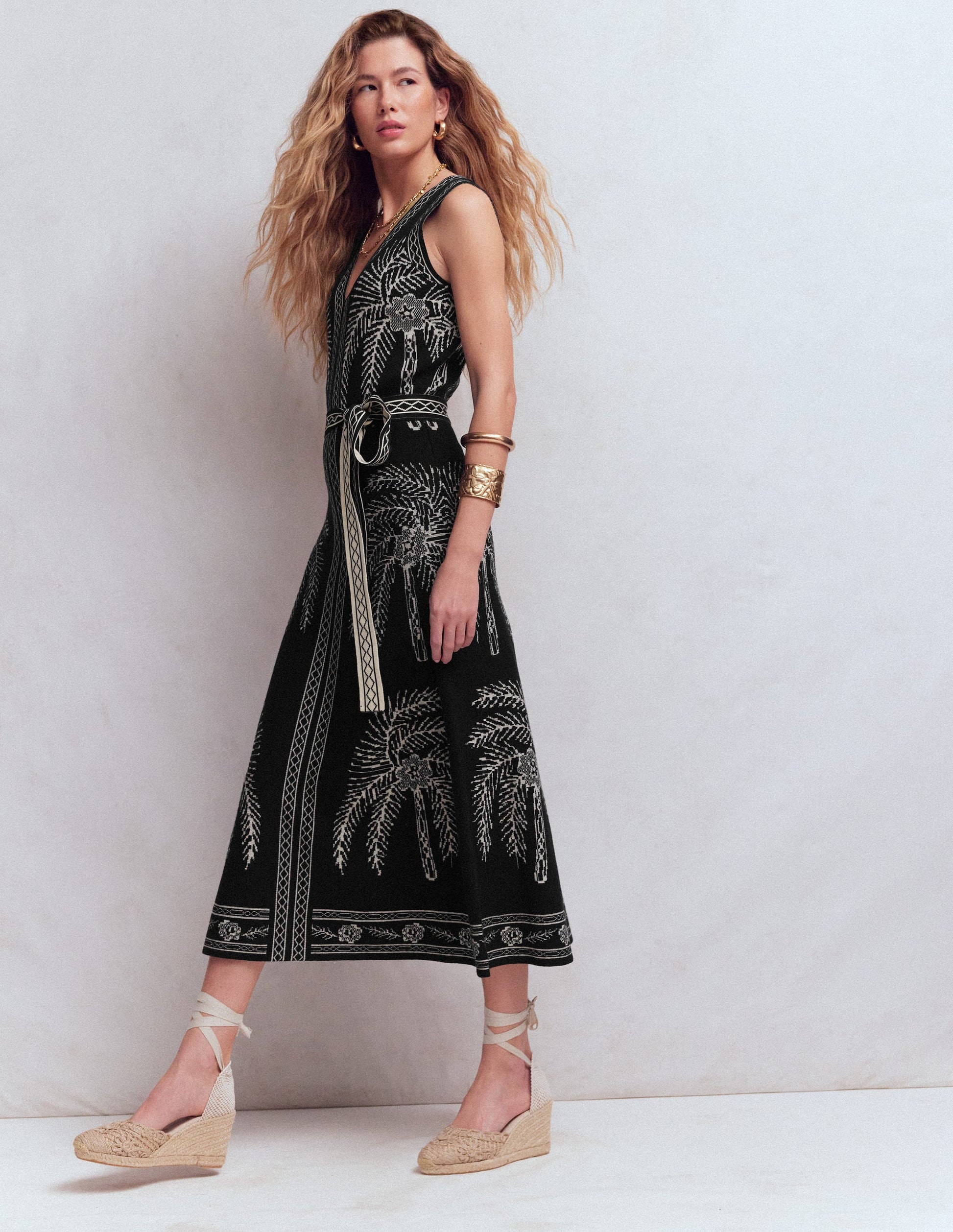 V Neck Jacquard Dress-Palm Jacquard-3