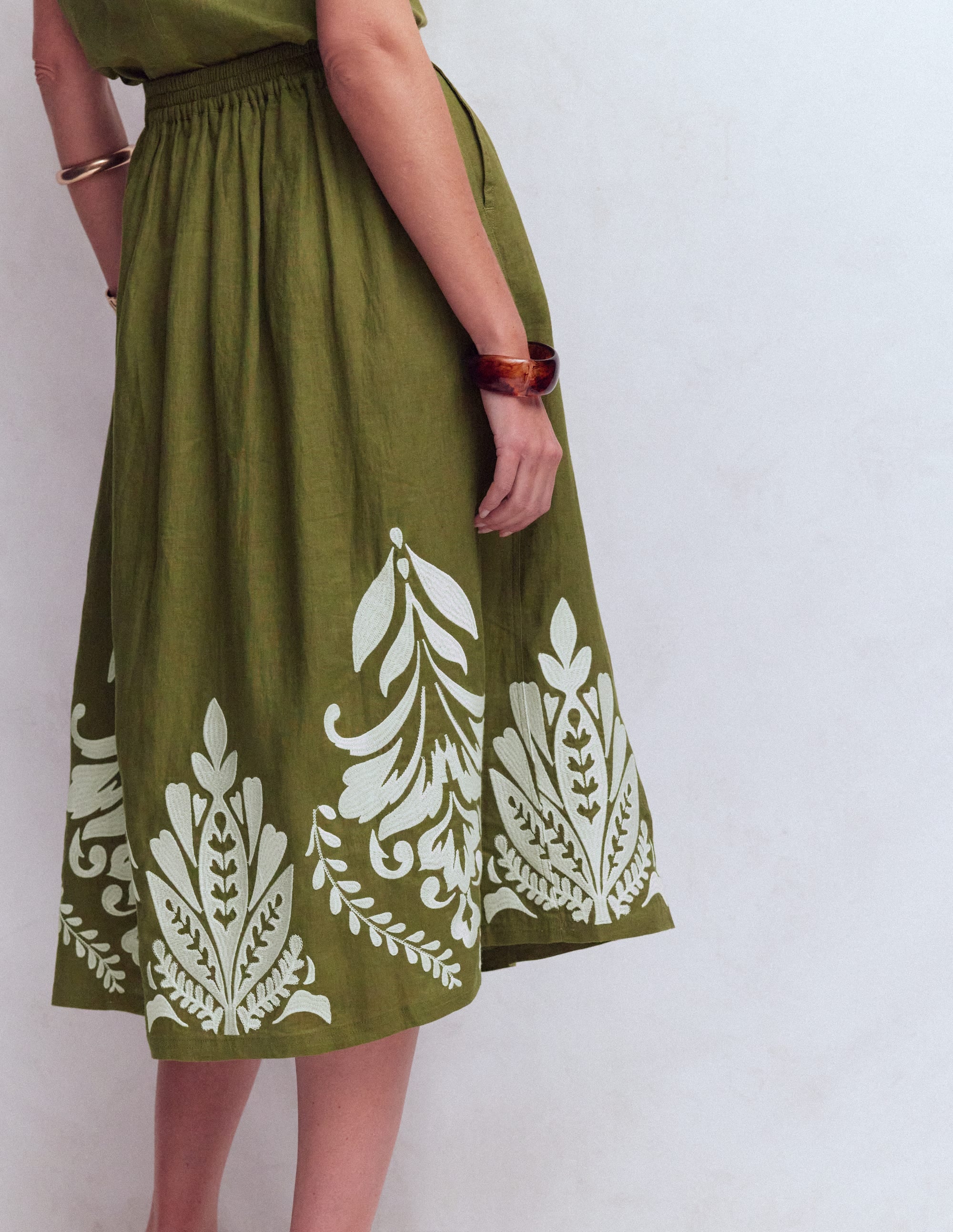 Verity Linen Midi Skirt-Woodland Green Embroidery - Image 3