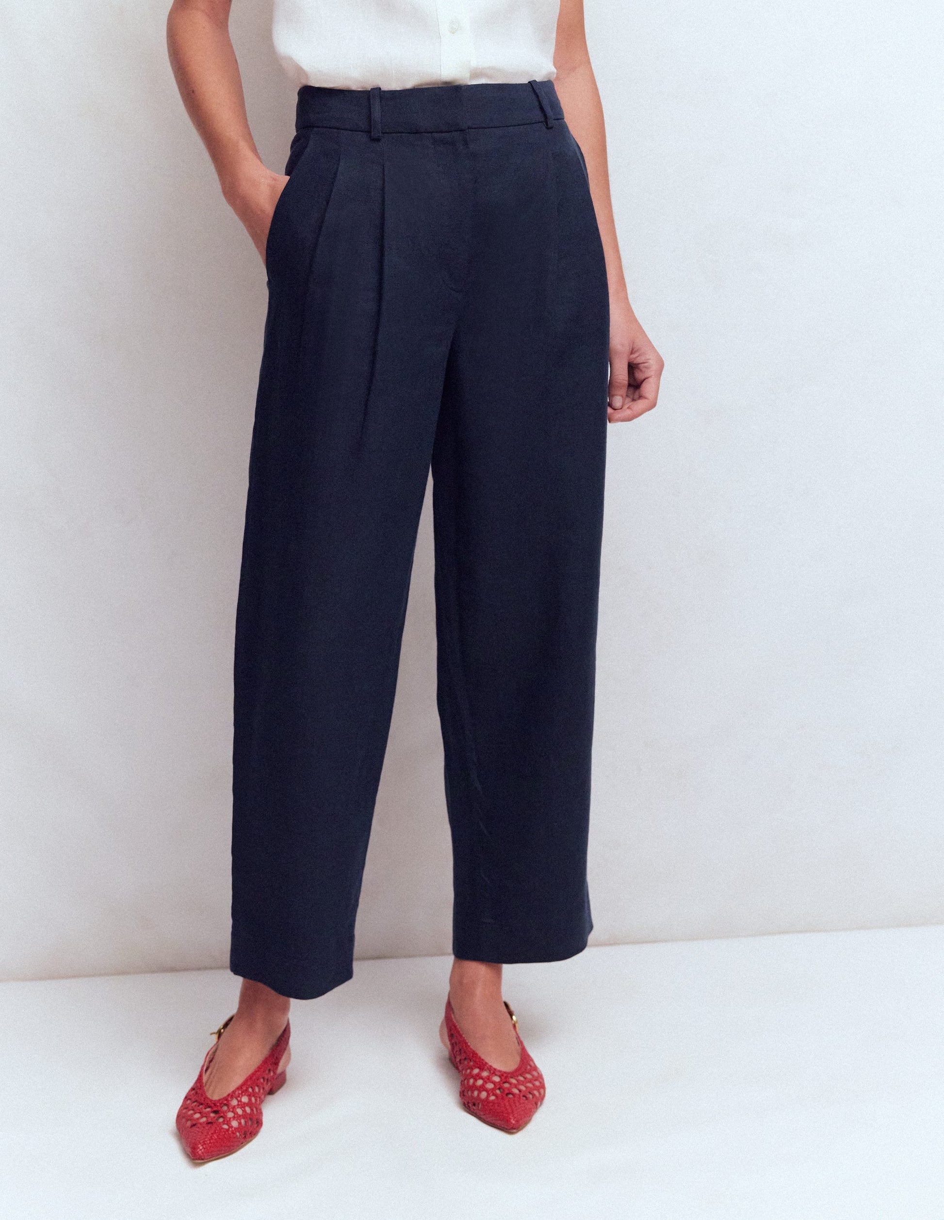 Bloomsbury Linen Trousers-Navy-4