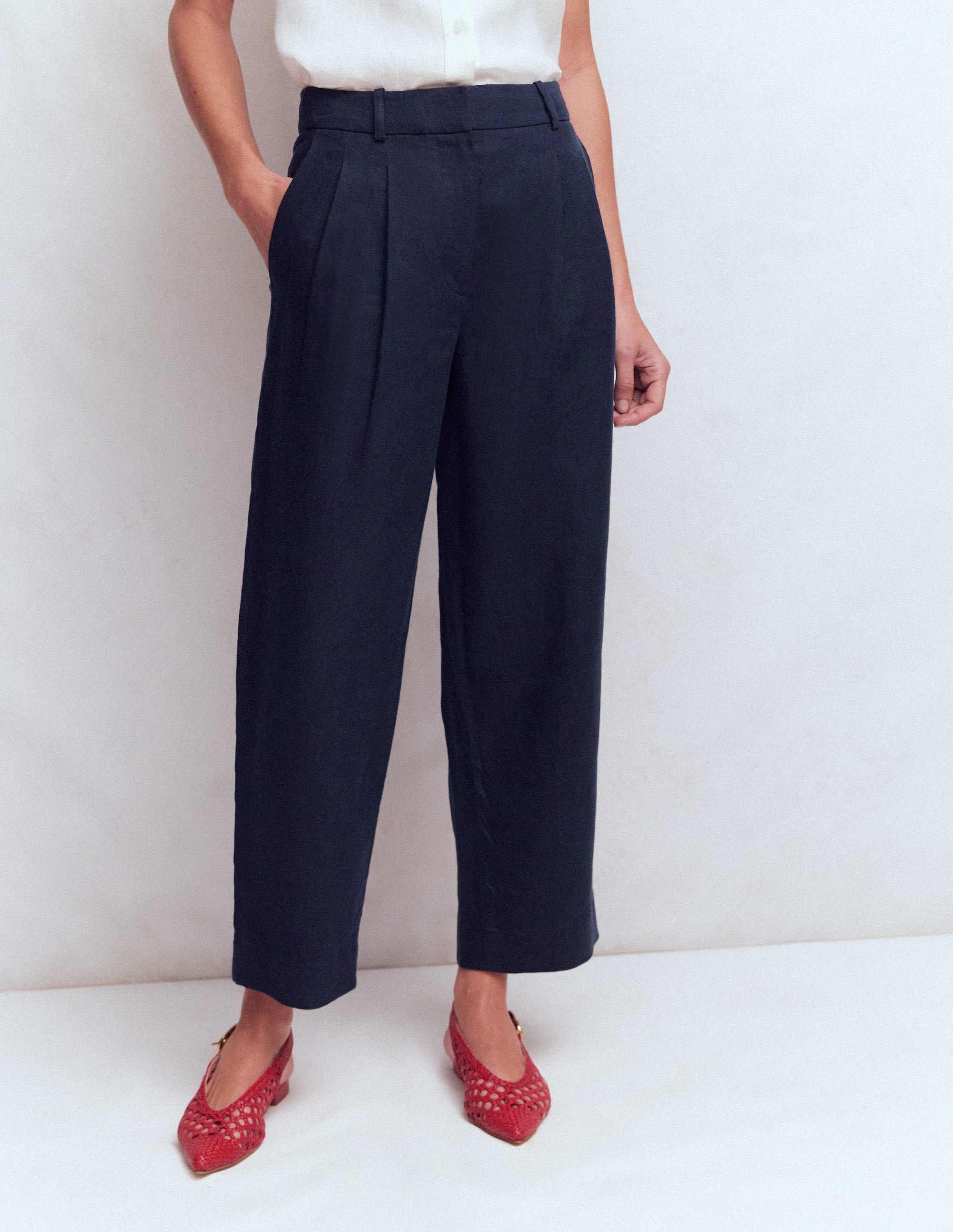 Bloomsbury Linen Trousers-Navy - Image 4