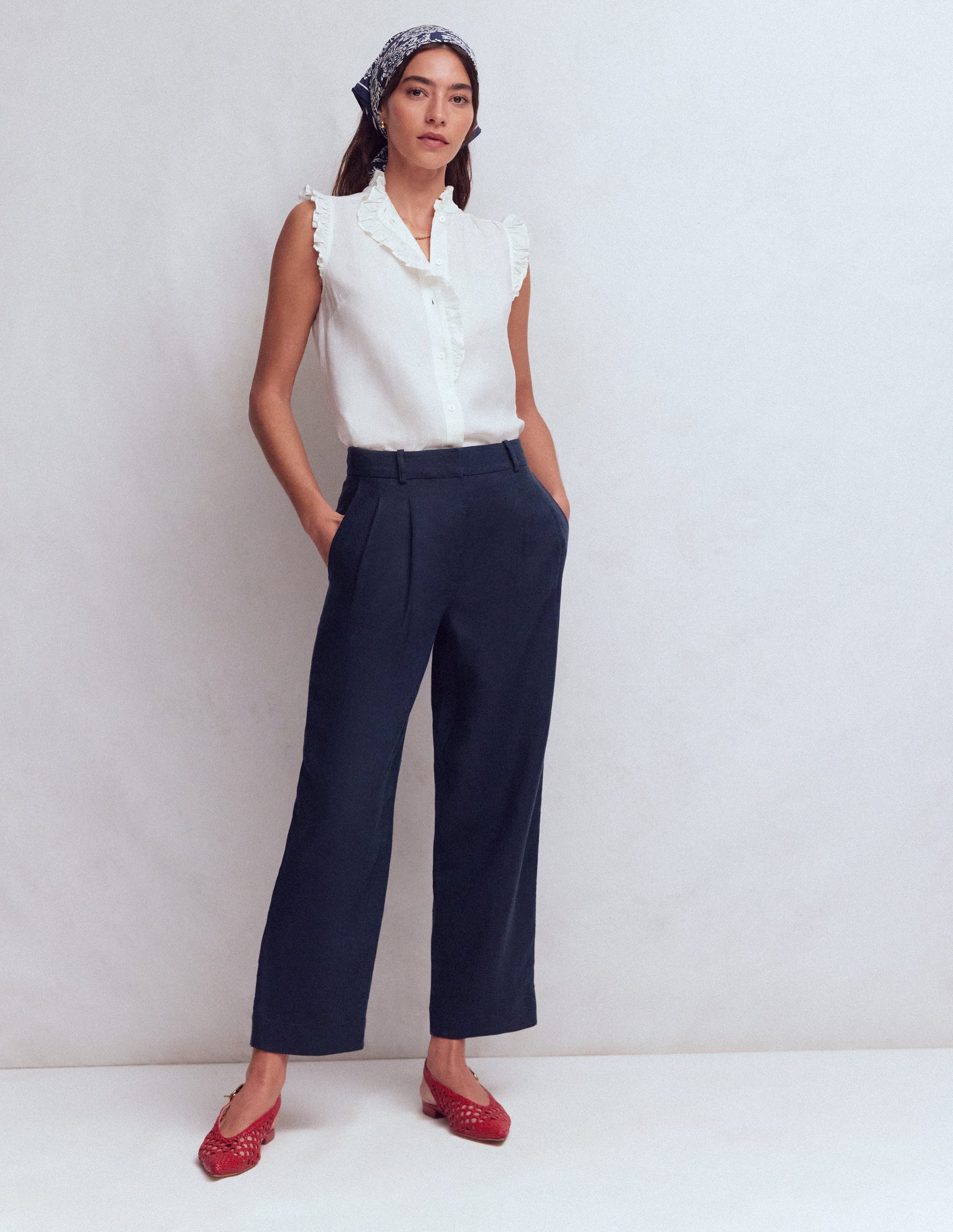 Bloomsbury Linen Trousers-Navy-5