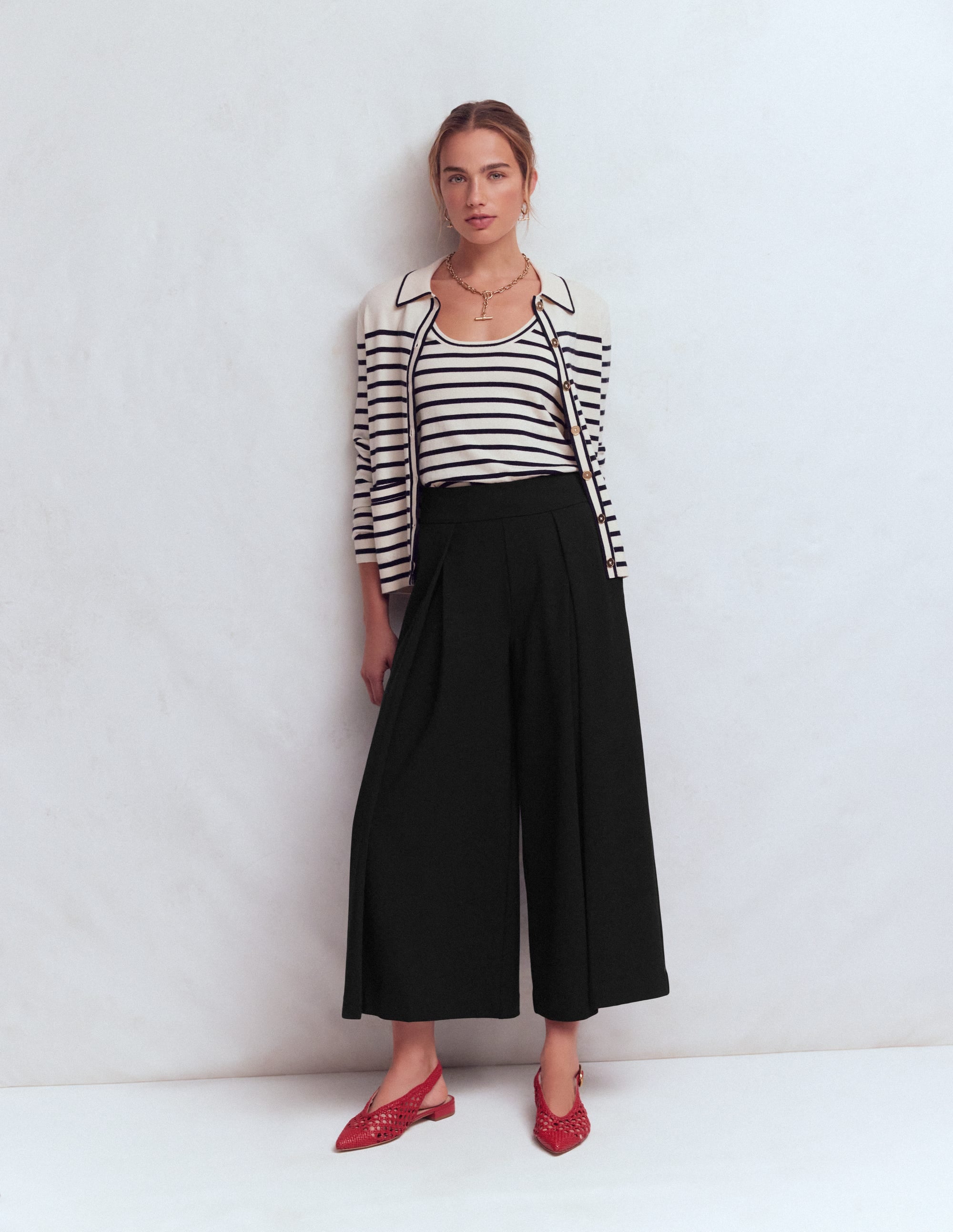 Single Pleat Ponte Culottes-Black - Image 1