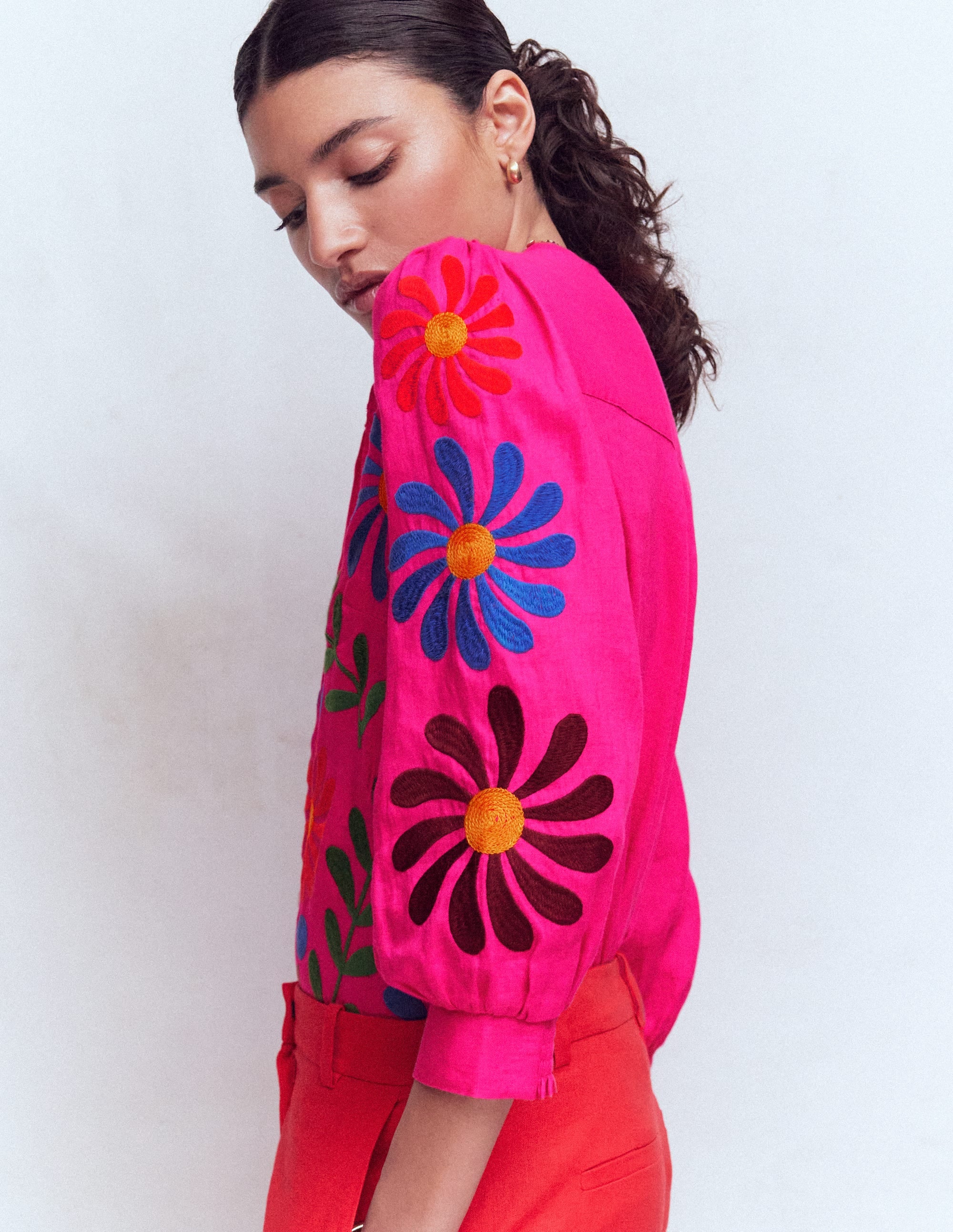 Alicia Linen Top-Pink Peony, Flower Embroidery - Image 2
