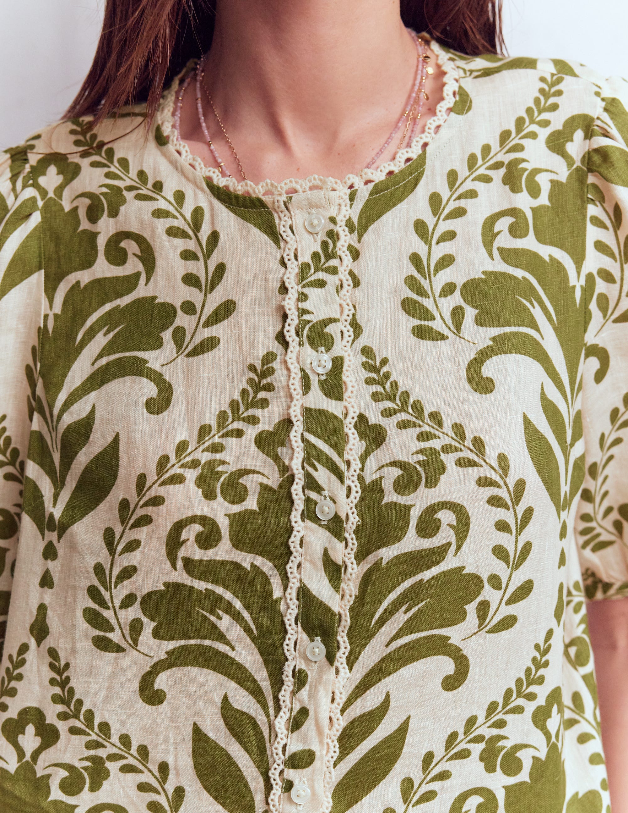 Leah Short Sleeve Linen Top-Green, Decorative Lattice - Image 2