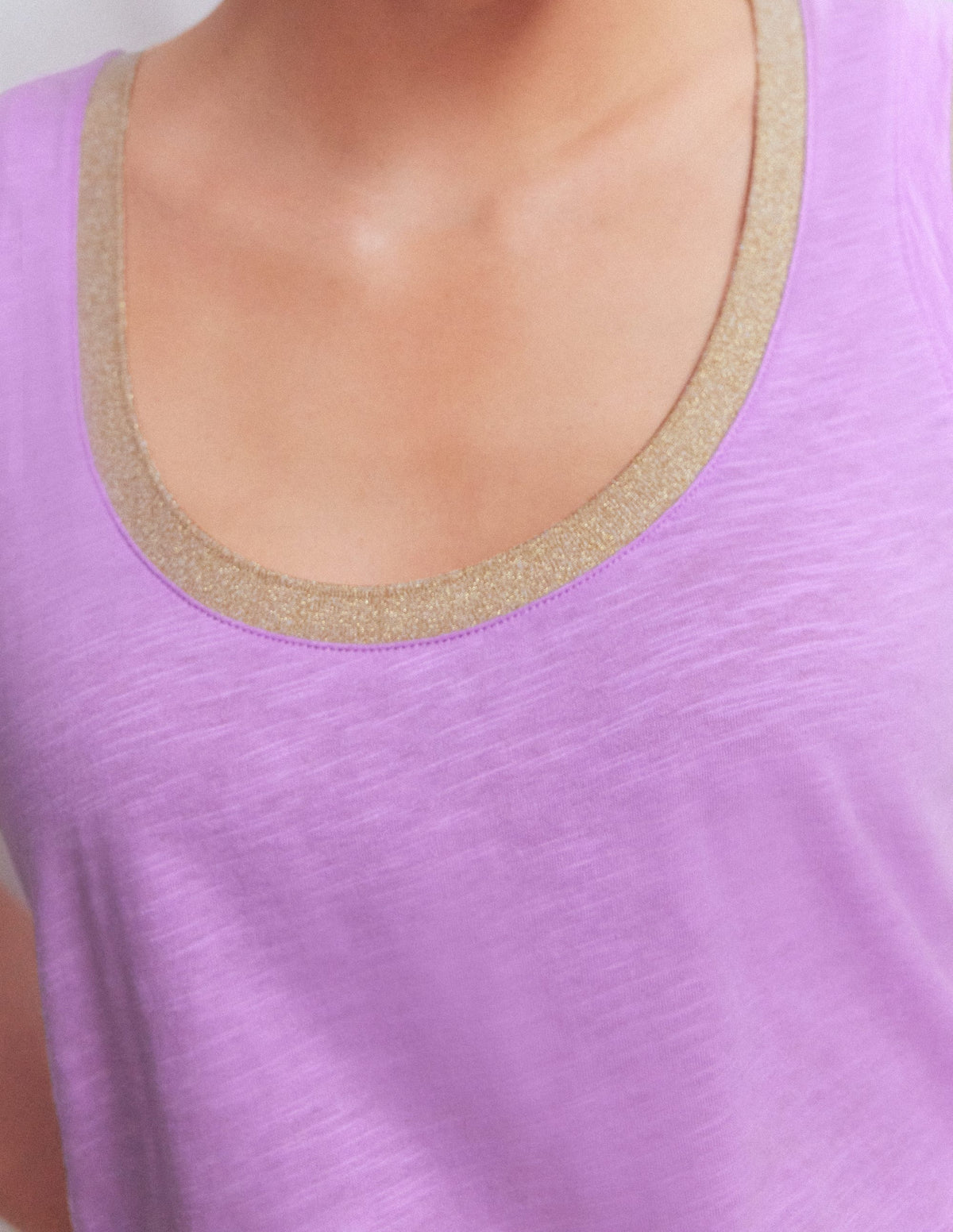 Metallic Trim Scoop Neck Vest-Heath Lilac - Image 2