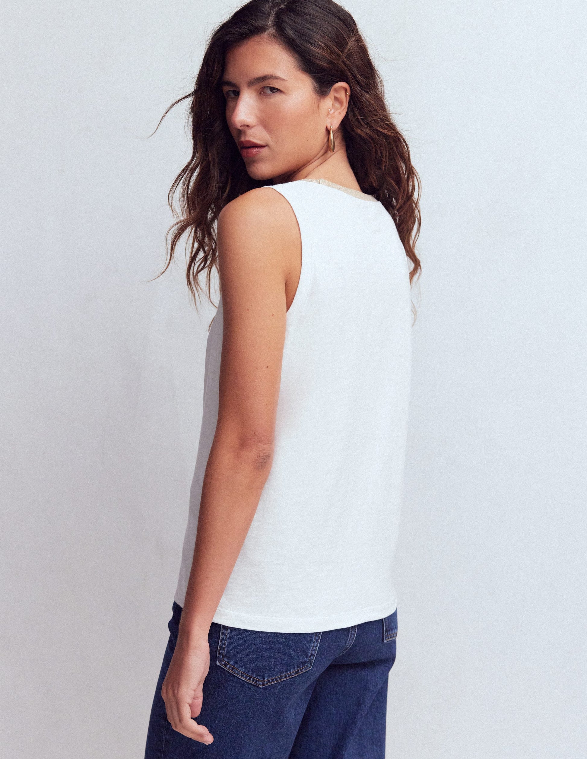 Metallic Trim Scoop Neck Vest-White-3