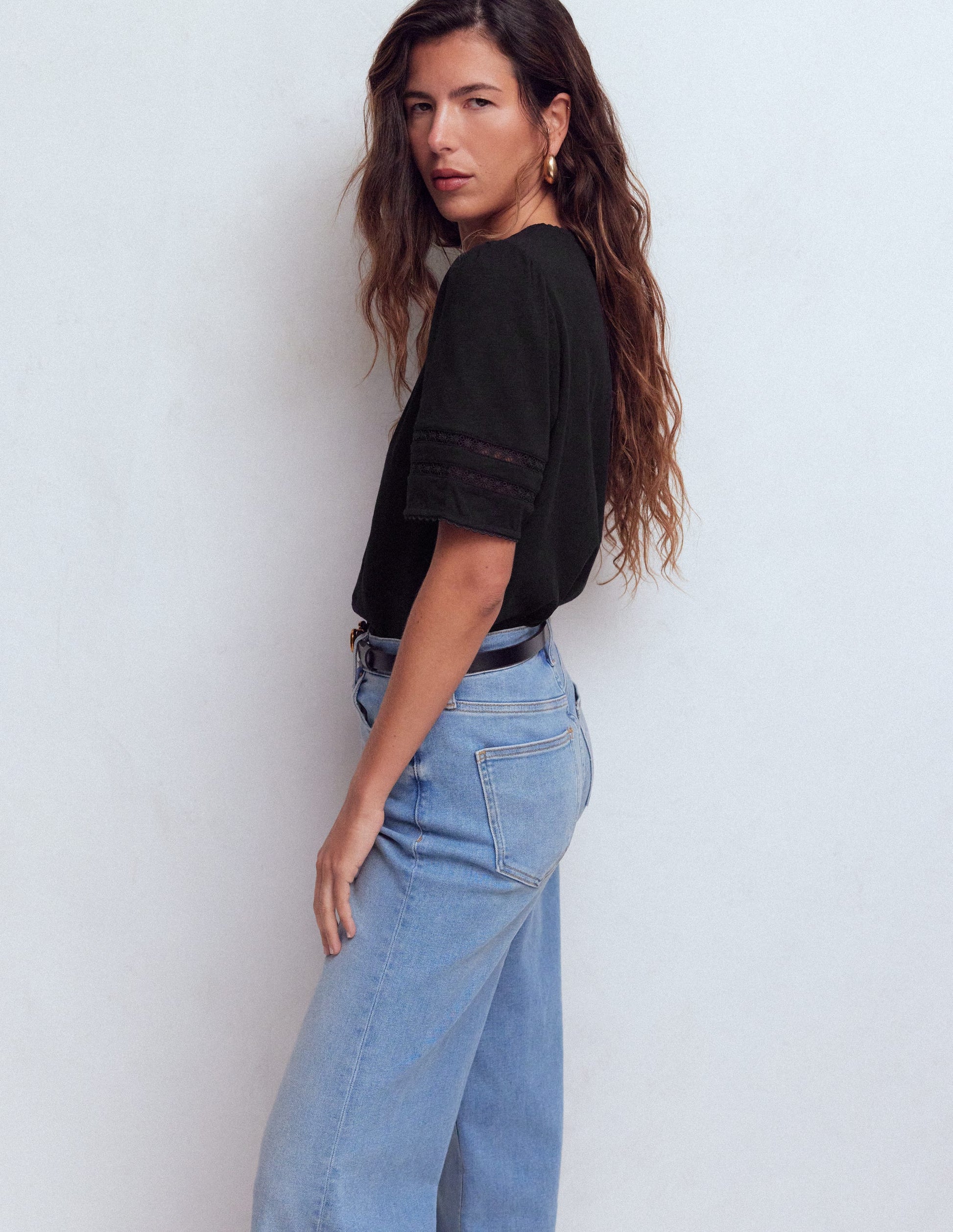 Poppy Trim V Neck T-Shirt-Black-4