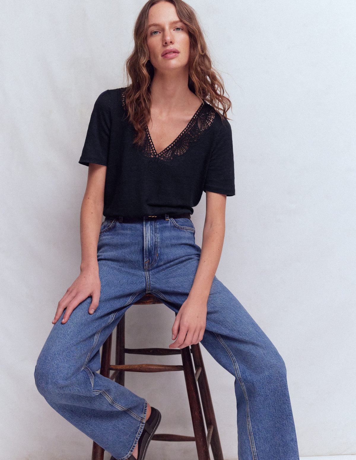 Tara Lace Trim Linen T-shirt-Navy Blazer - Image 1