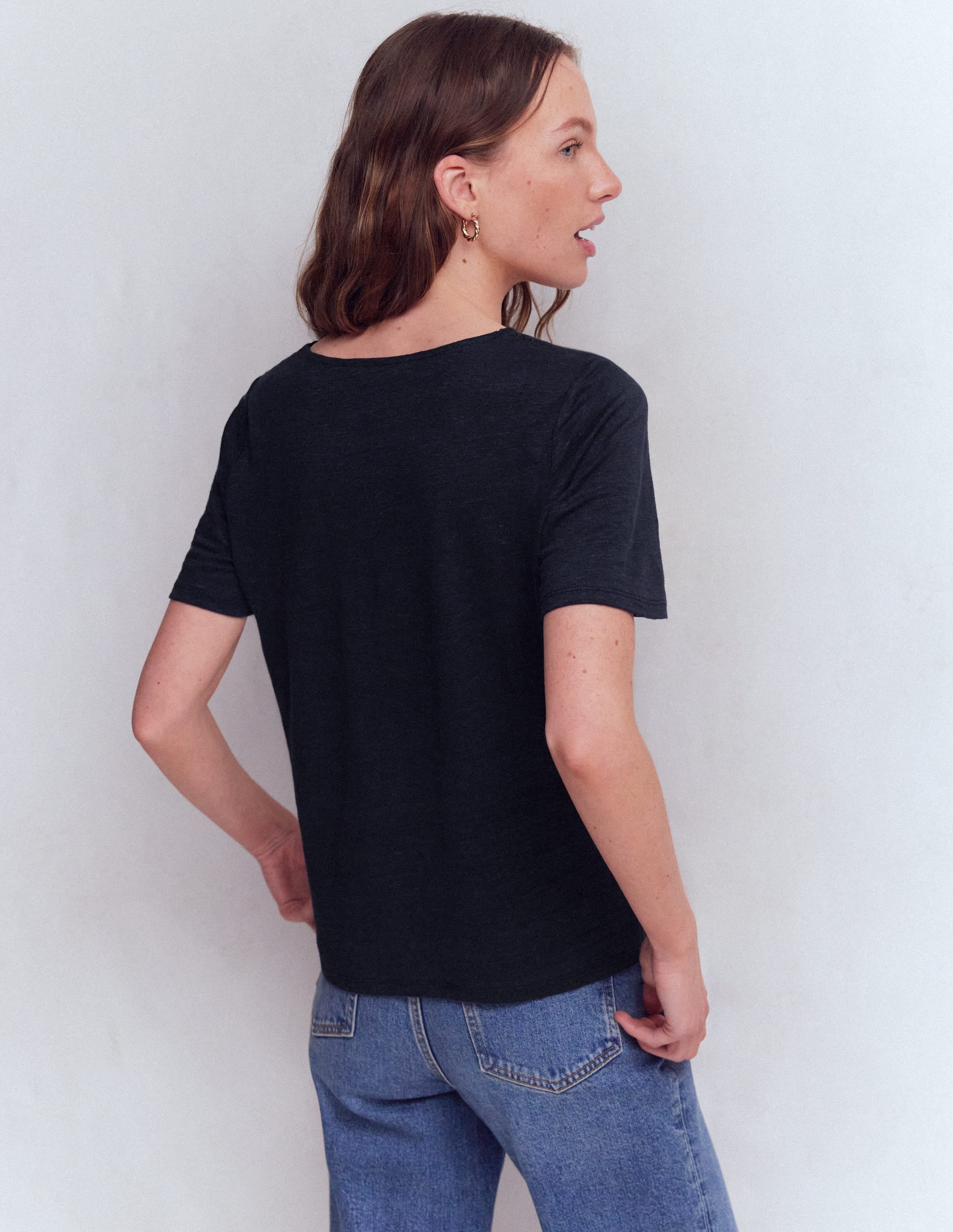 Tara Lace Trim Linen T-shirt-Navy Blazer - Image 3