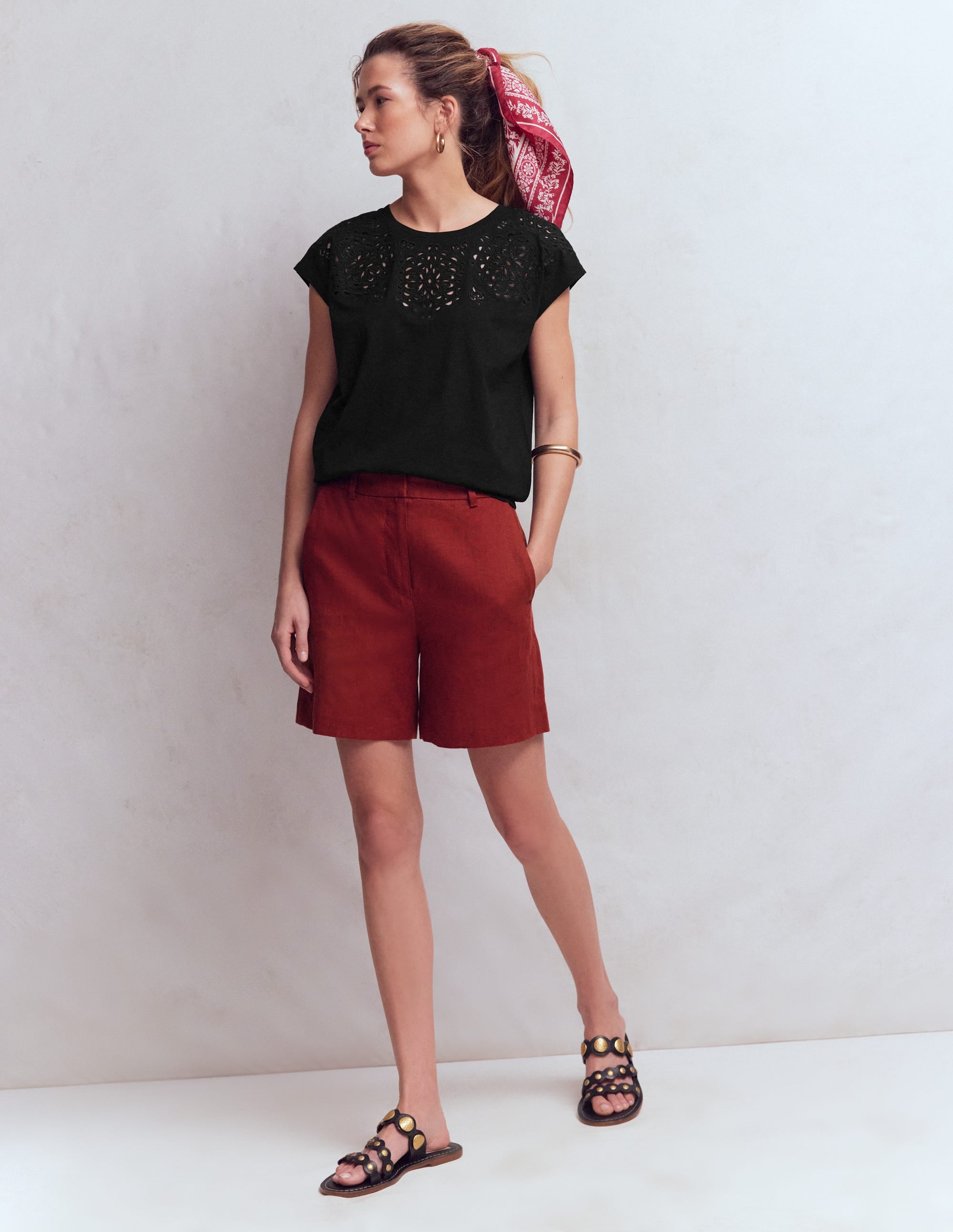 Willow Broderie T-shirt-Black Beauty - Image 4